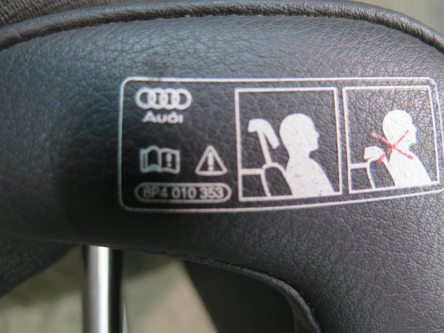 07-15 Audi Q7 4L Rear Second ROW Center Headrest Imitation Leather Black OEM