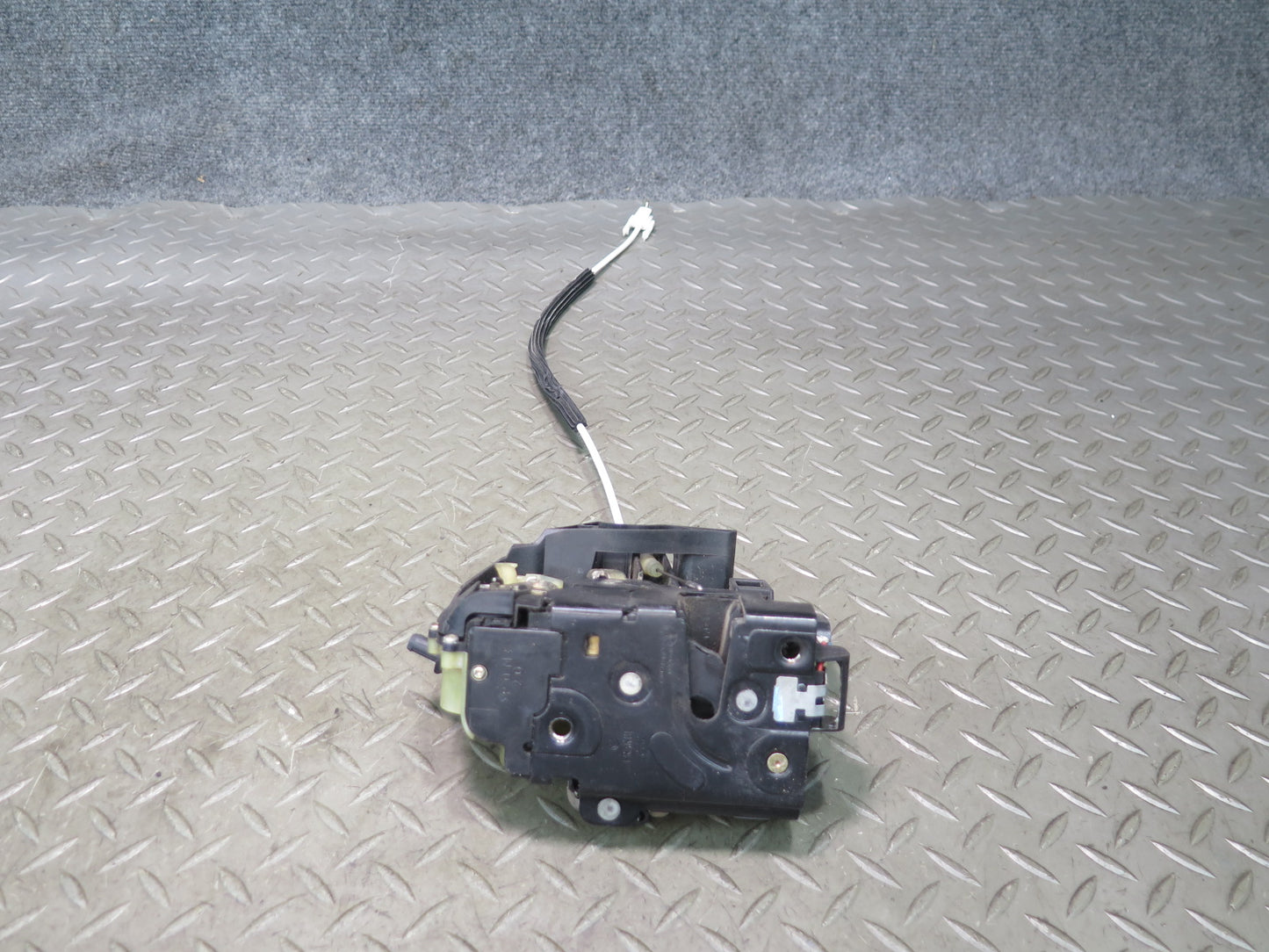 1999-2005 Porsche 911 996 Left Driver Side Door Lock Latch Actuator