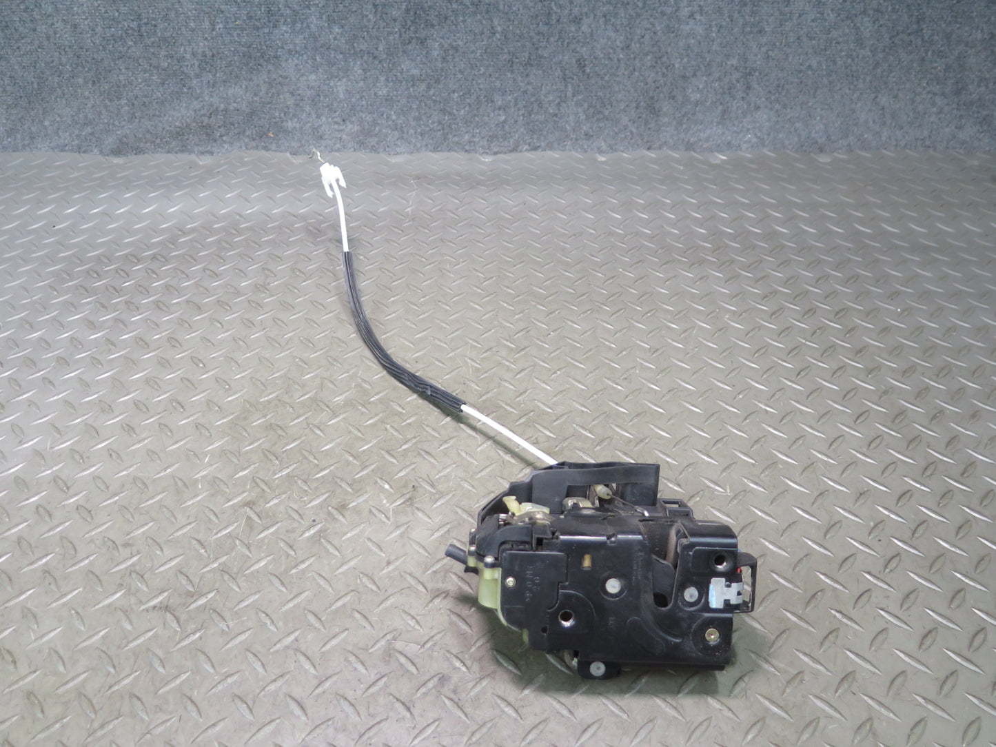 1999-2005 Porsche 911 996 Left Driver Side Door Lock Latch Actuator