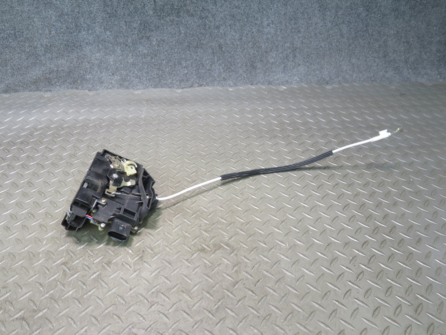1999-2005 Porsche 911 996 Left Driver Side Door Lock Latch Actuator