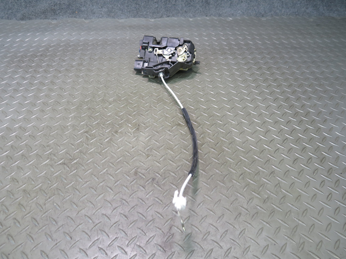 1999-2005 Porsche 911 996 Left Driver Side Door Lock Latch Actuator