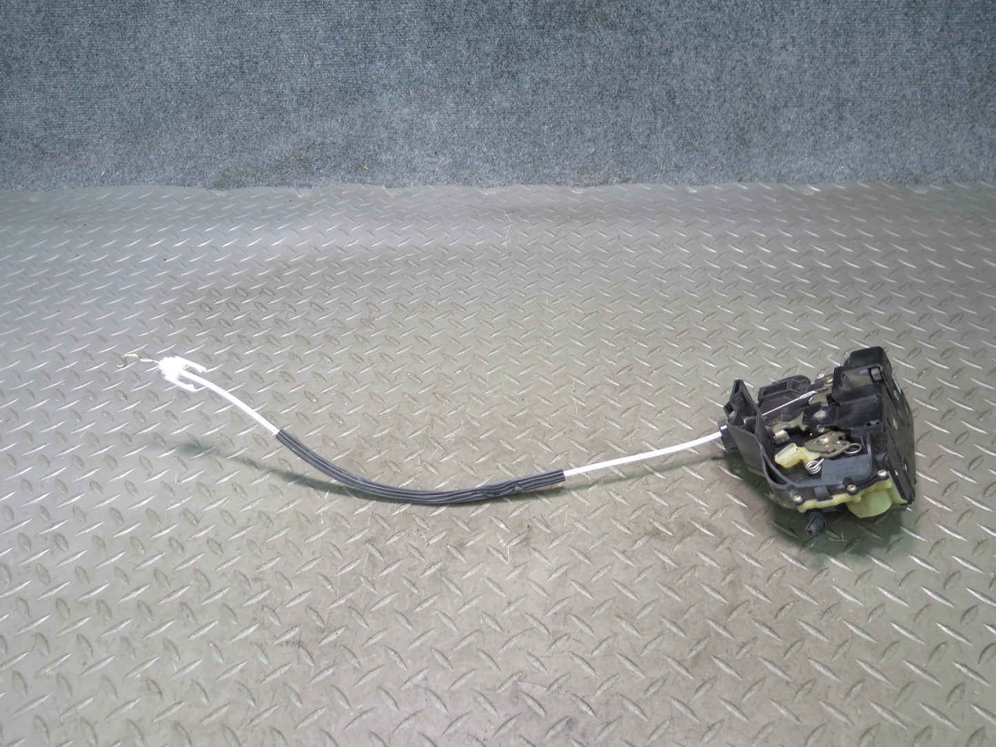1999-2005 Porsche 911 996 Left Driver Side Door Lock Latch Actuator