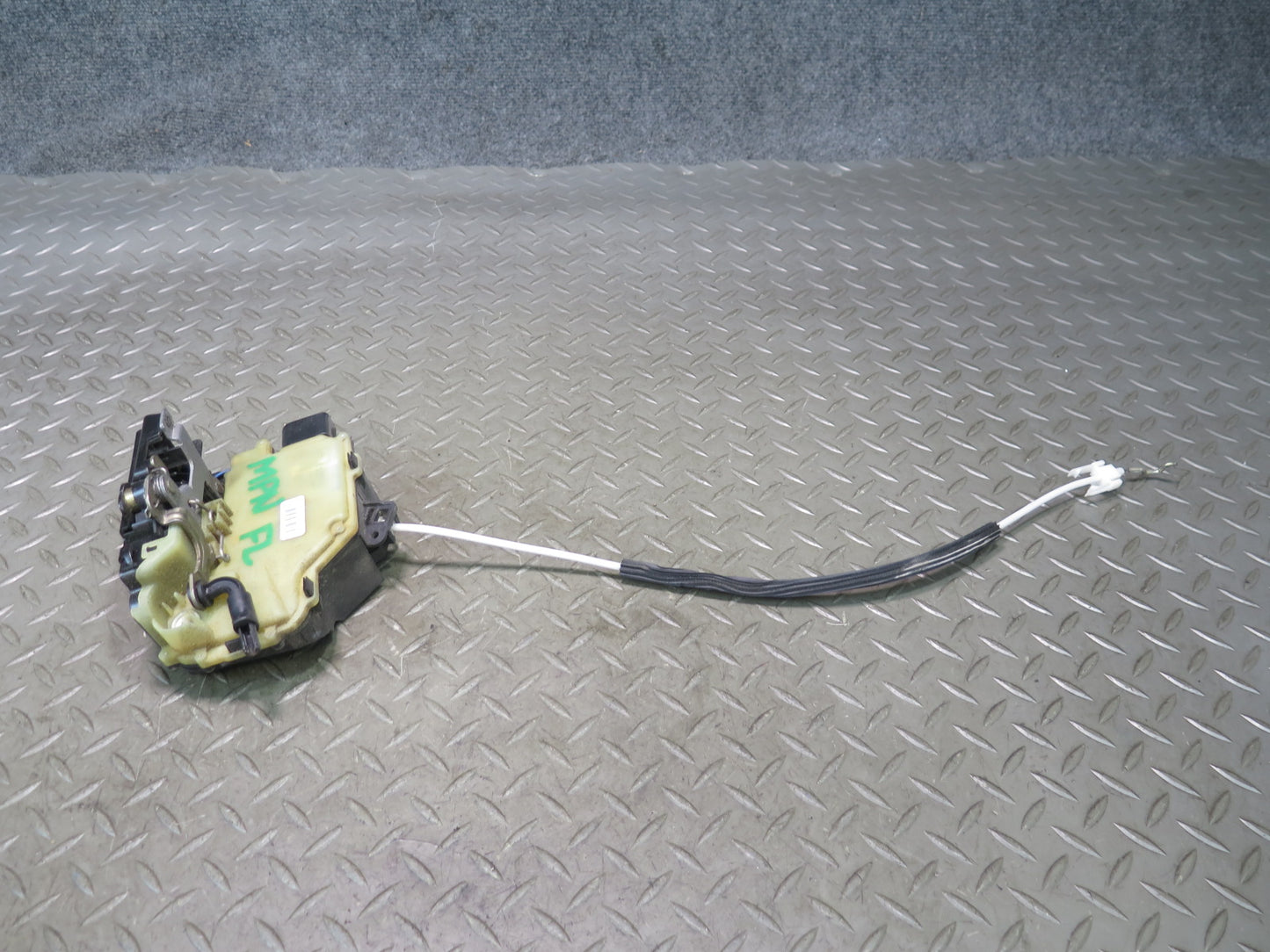 1999-2005 Porsche 911 996 Left Driver Side Door Lock Latch Actuator