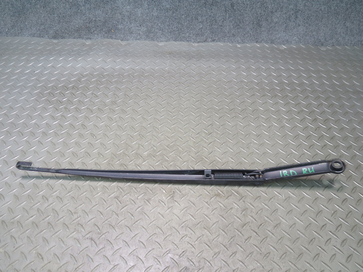 01-06 BMW E46 330ci Coupe Convertible Left & Right Windshield Wiper Arm Set OEM