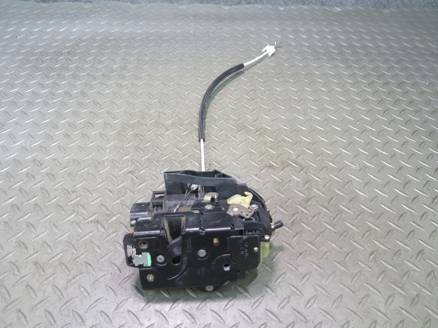 1999-2005 Porsche 911 996 Right Passenger Side Door Lock Latch Actuator