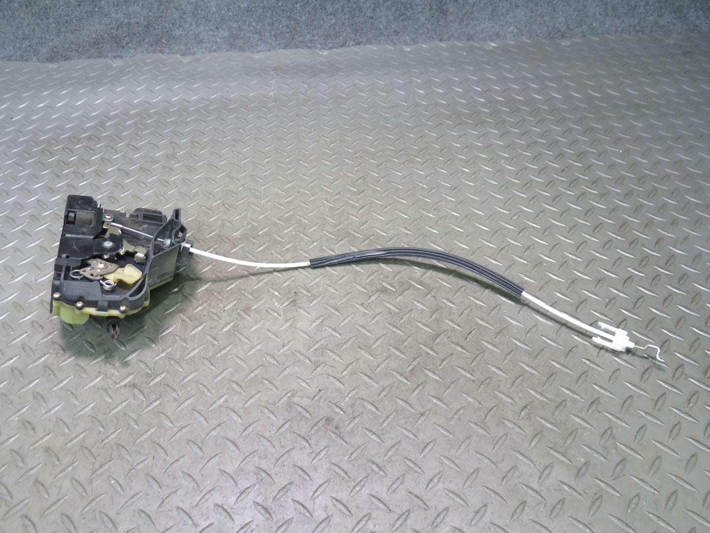 1999-2005 Porsche 911 996 Right Passenger Side Door Lock Latch Actuator