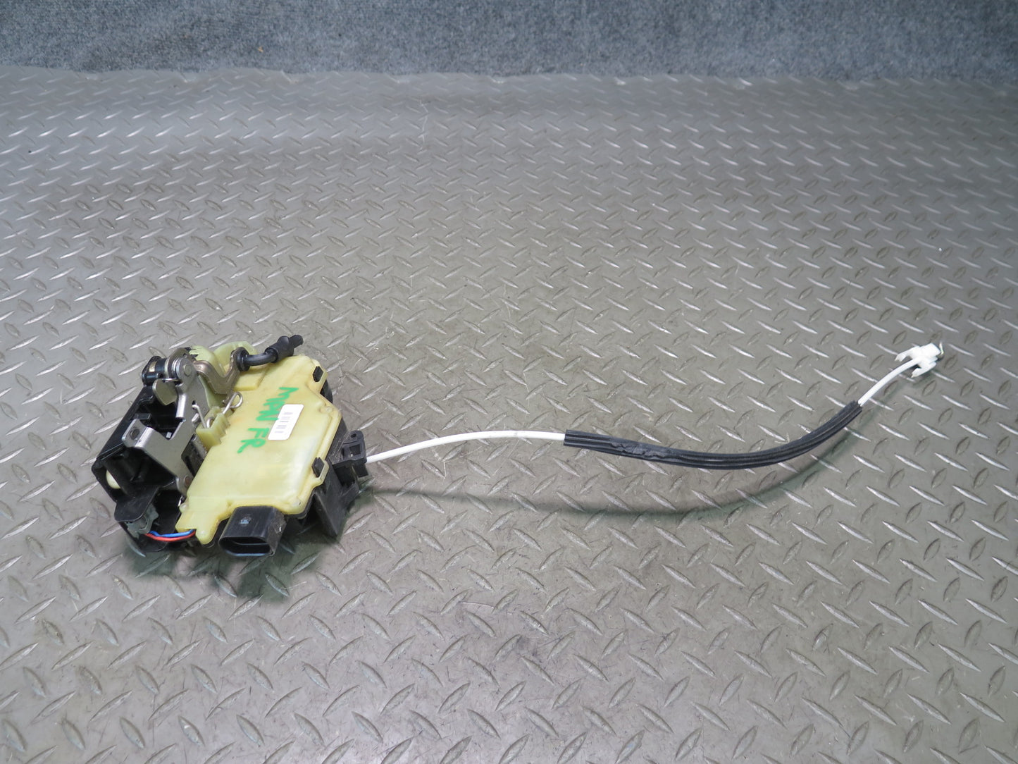 1999-2005 Porsche 911 996 Right Passenger Side Door Lock Latch Actuator