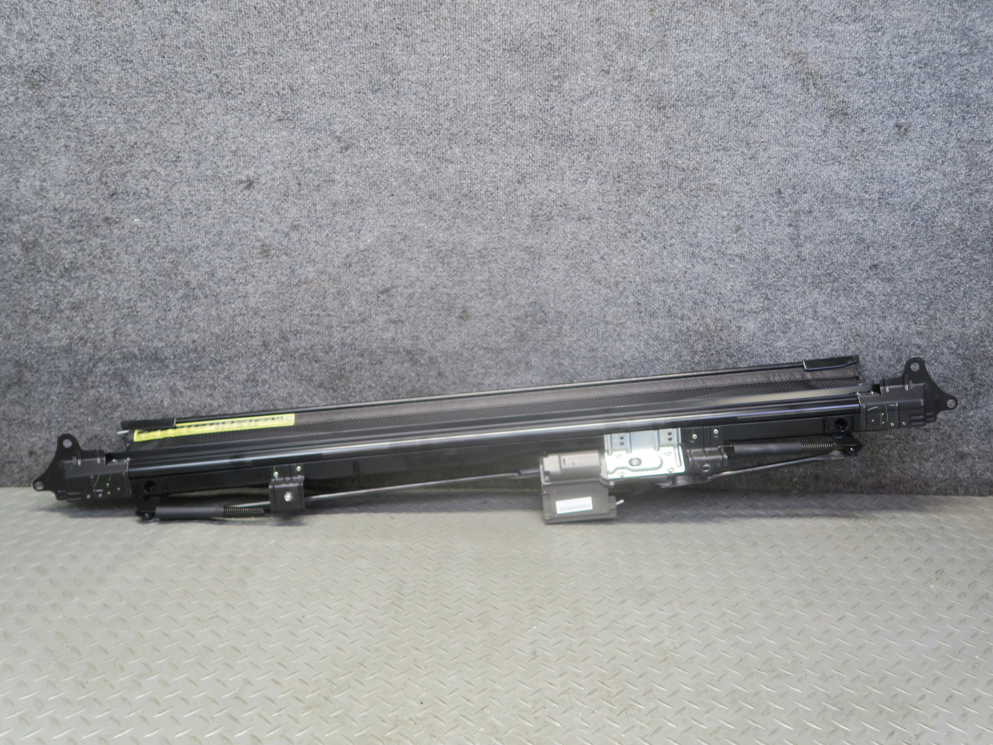 04-06 Lexus UCF30L LS430 Rear Windshield Glass Window Sunshade Blind OEM