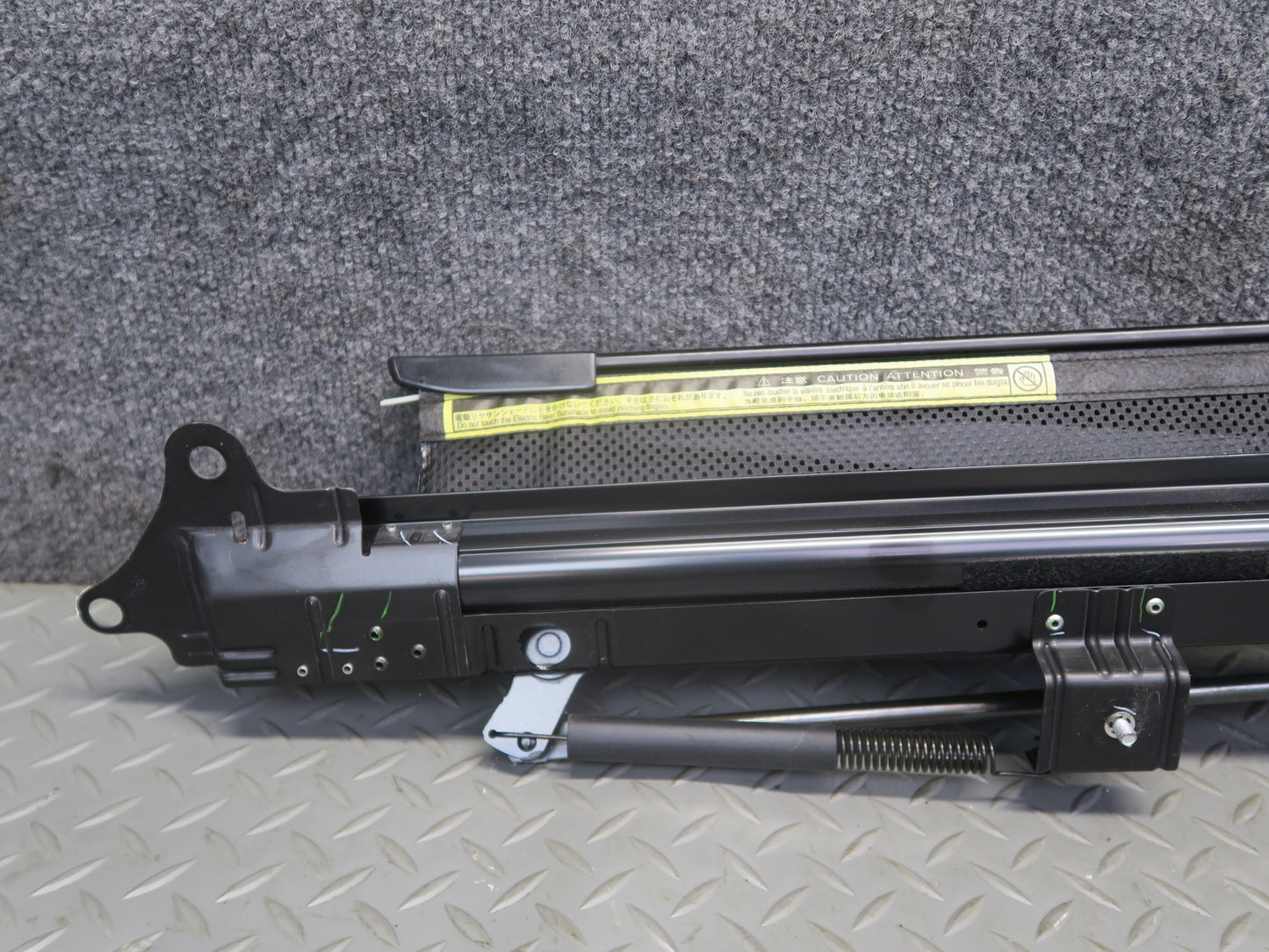 04-06 Lexus UCF30L LS430 Rear Windshield Glass Window Sunshade Blind OEM