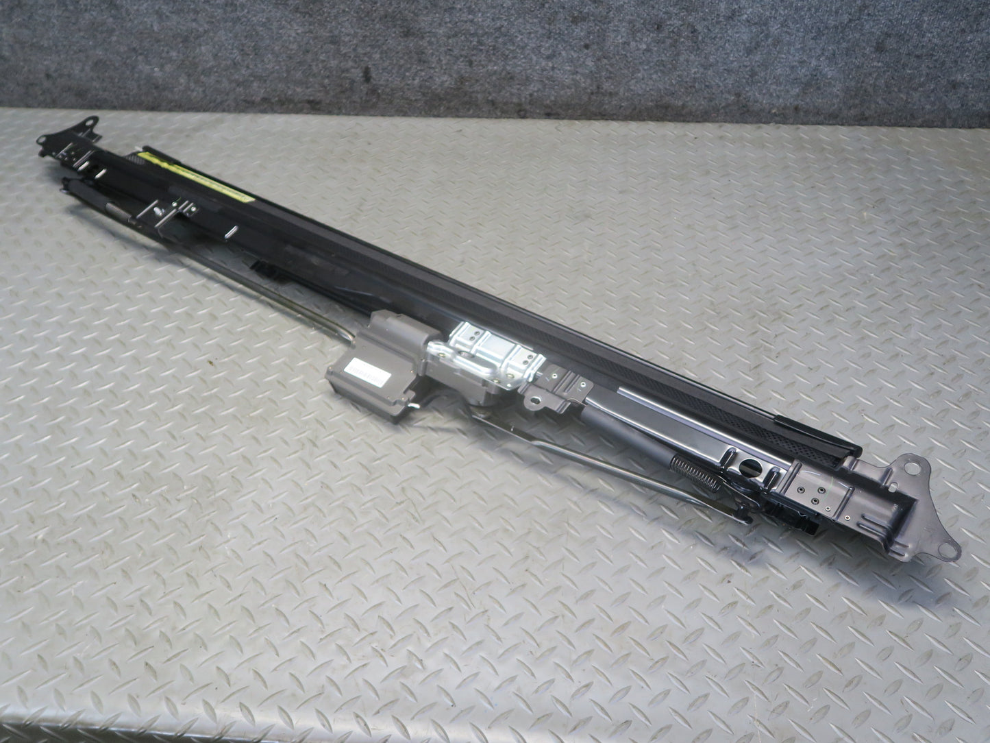 04-06 Lexus UCF30L LS430 Rear Windshield Glass Window Sunshade Blind OEM
