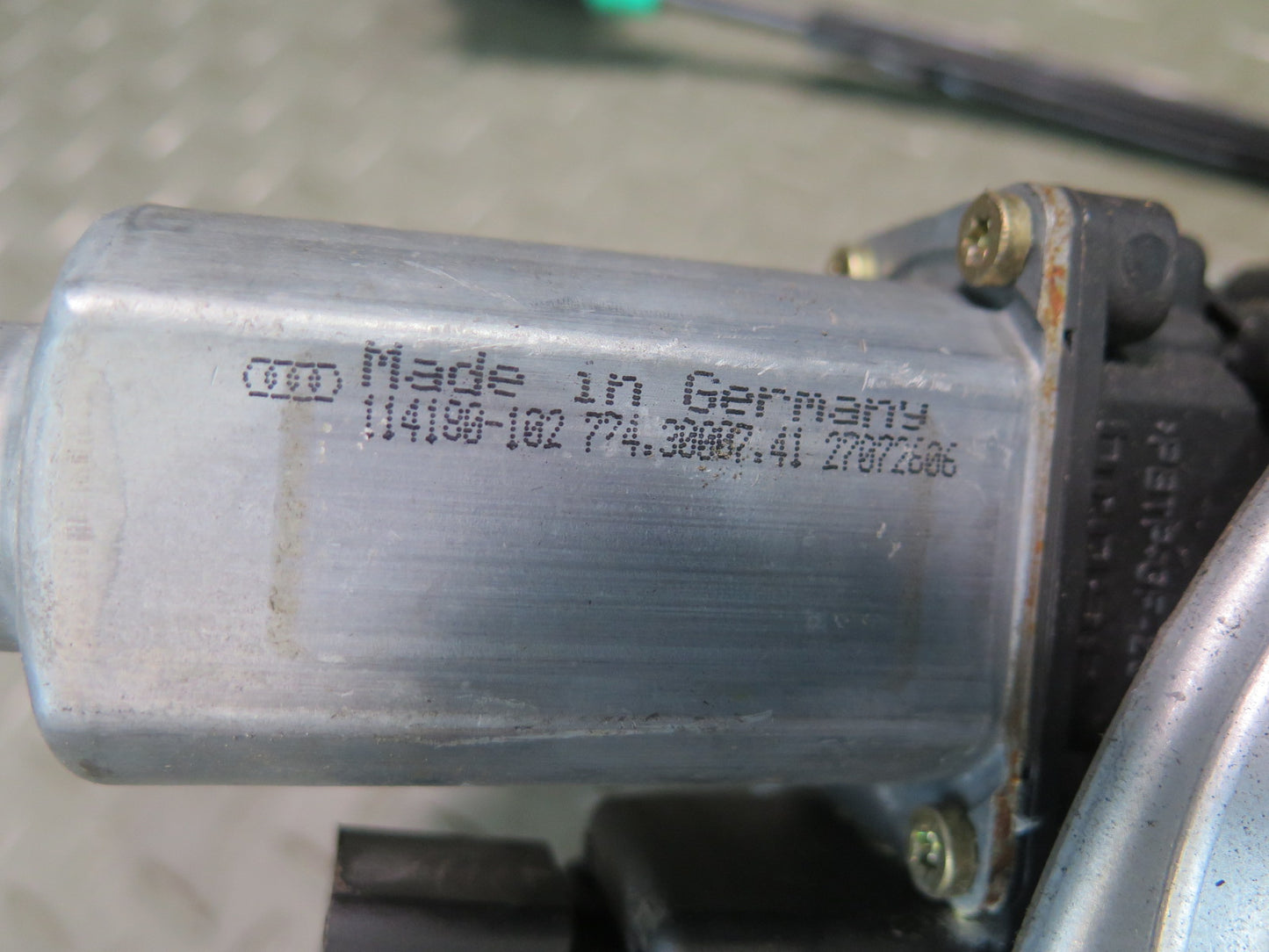 1999-2005 Porsche 911 996 Convertible Left Door Window Regulator W/ Motor