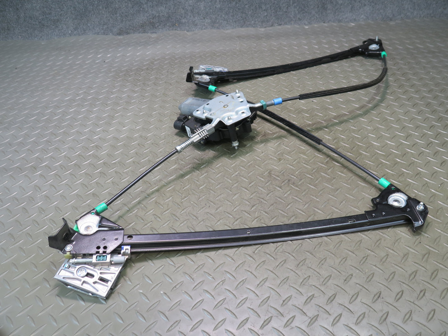 1999-2005 Porsche 911 996 Convertible Left Door Window Regulator W/ Motor