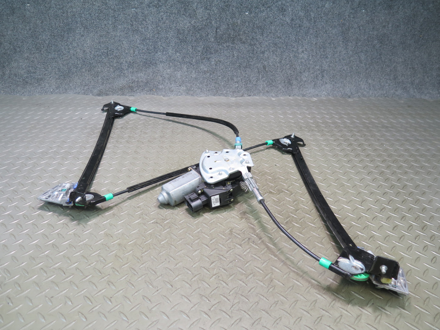 1999-2005 Porsche 911 996 Convertible Left Door Window Regulator W/ Motor