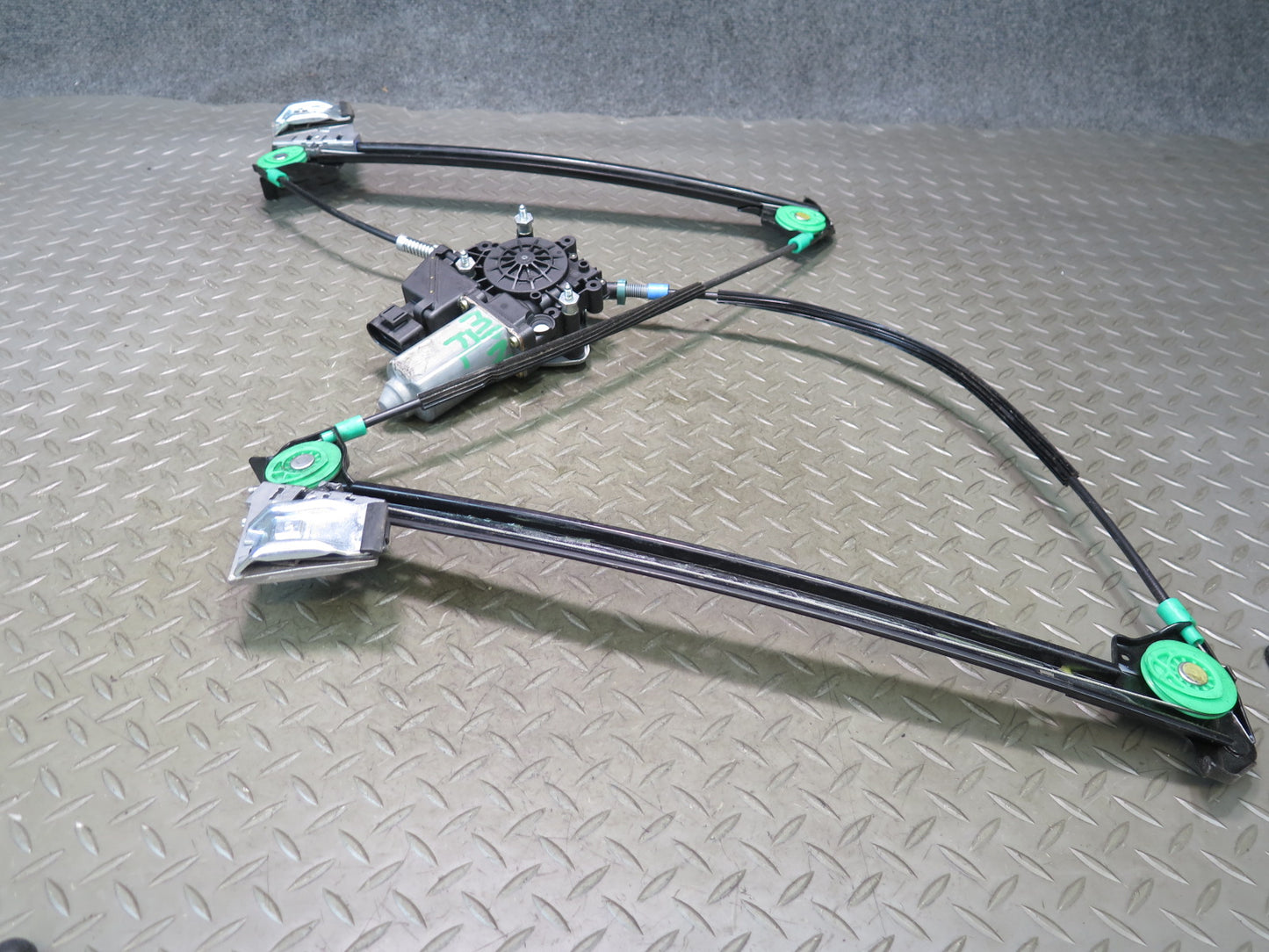 1999-2005 Porsche 911 996 Convertible Left Door Window Regulator W/ Motor