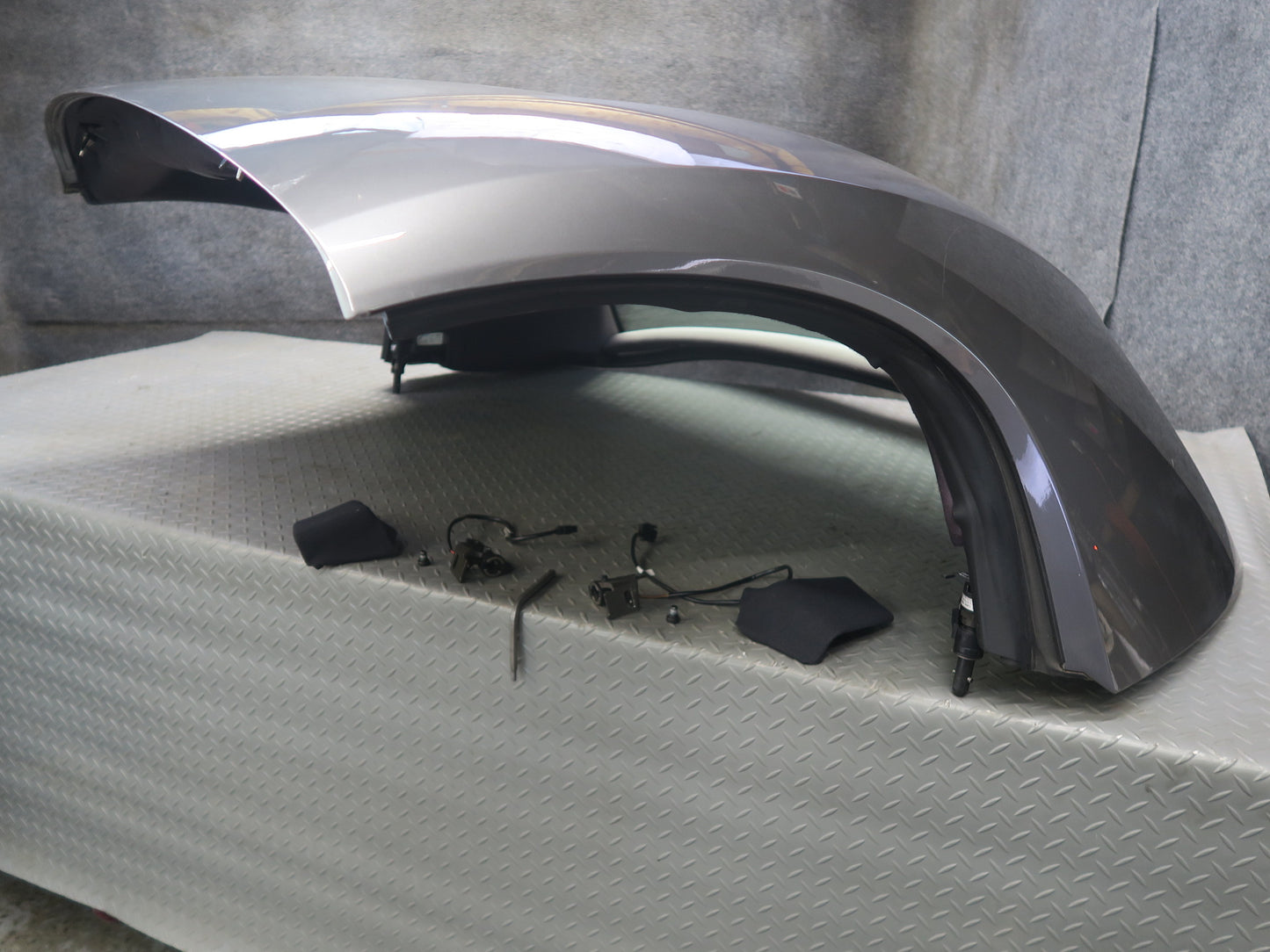 03-08 BMW E85 Z4 Convertible Hard TOP Roof Panel w Glass & Latch Assy Gray OEM