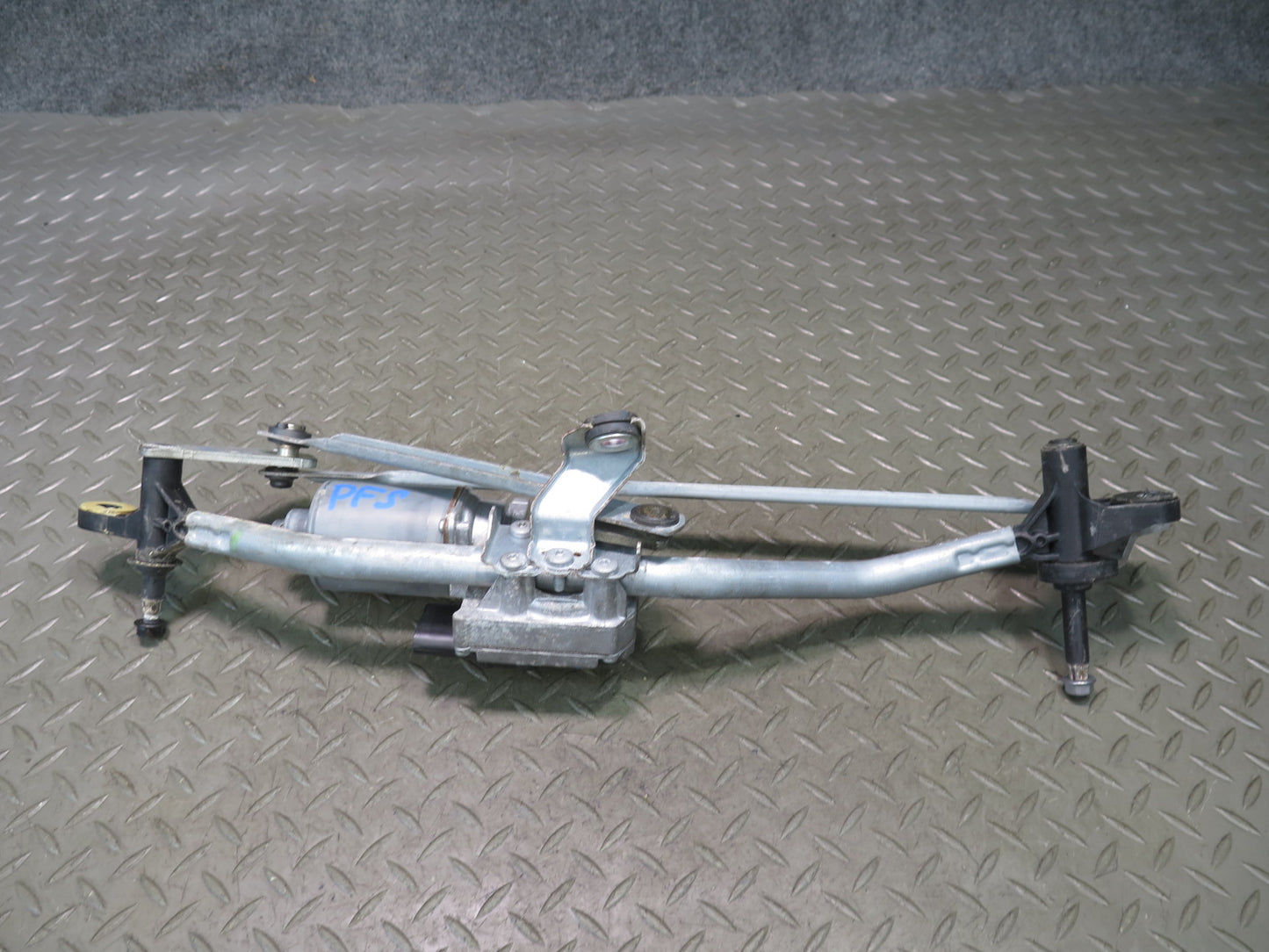 10-16 Audi 8T RS5 Convertable Windshield Wiper Linkage w Motor 45K 8F1955119 OEM