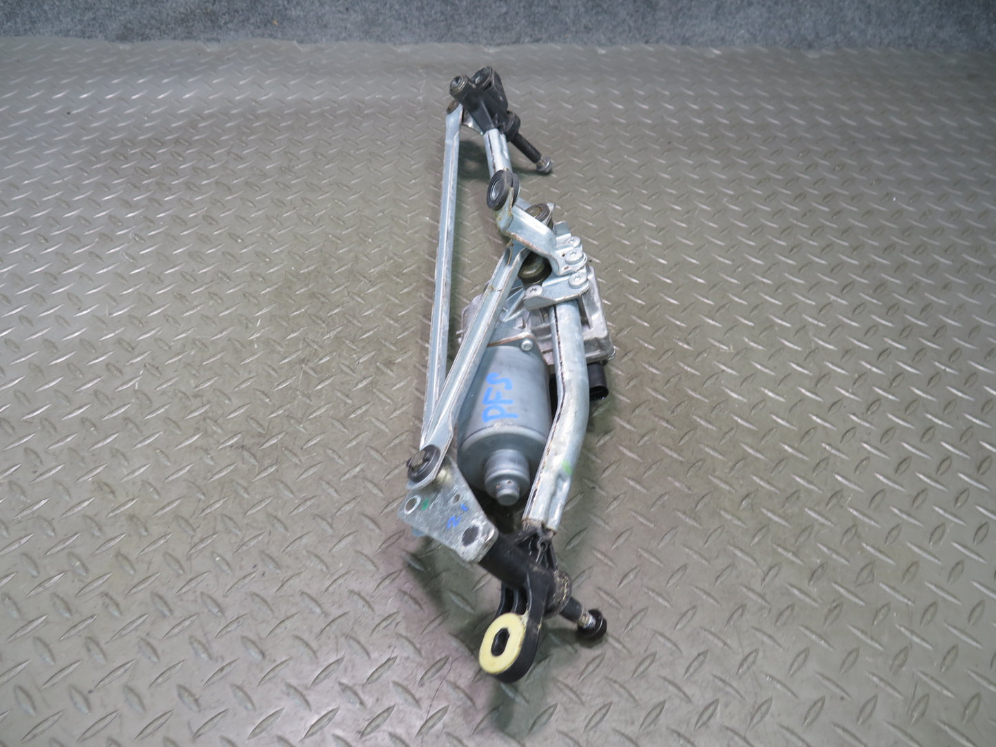 10-16 Audi 8T RS5 Convertable Windshield Wiper Linkage w Motor 45K 8F1955119 OEM