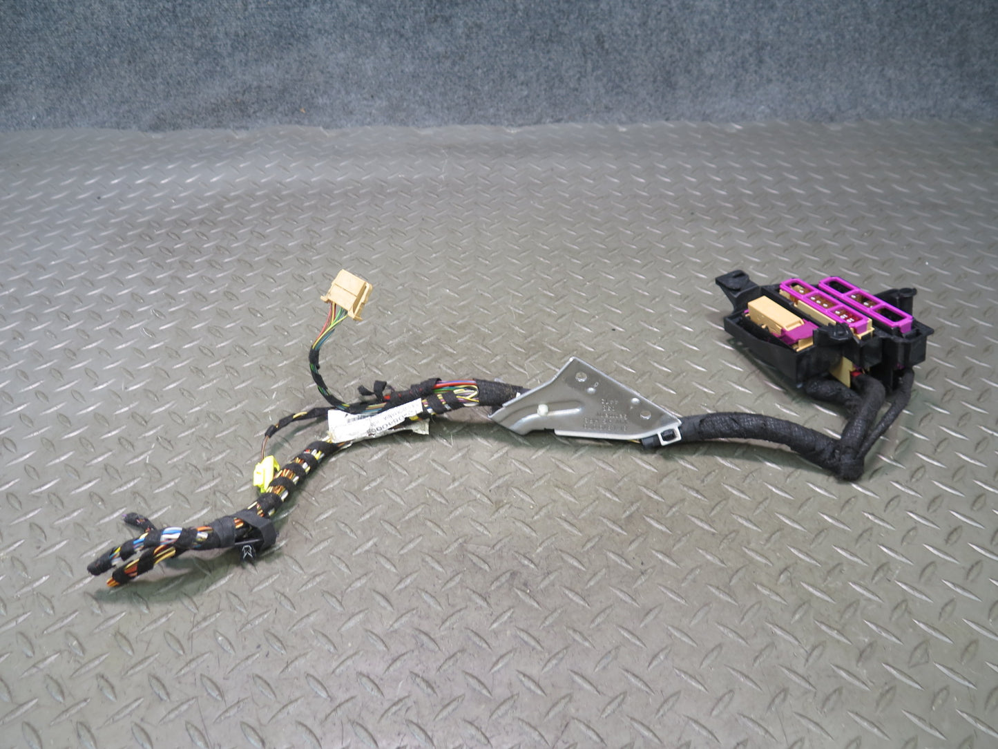 13-15 Audi RS5 8F7 Convertible Fuse Relay Box w Holder OEM
