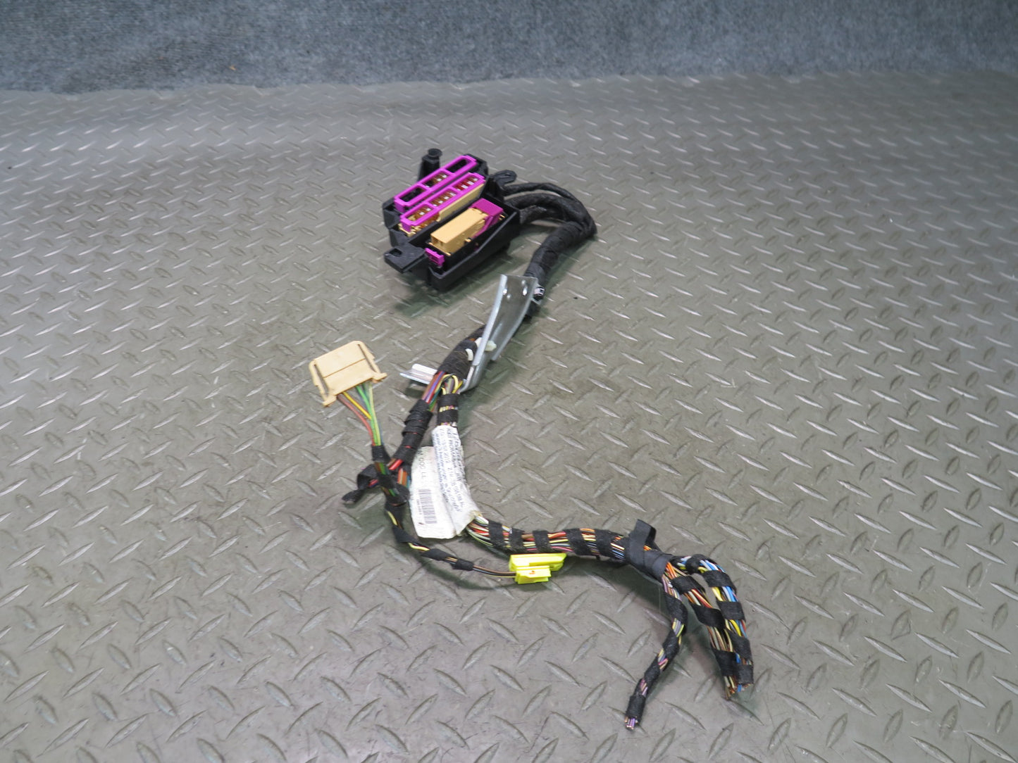 13-15 Audi RS5 8F7 Convertible Fuse Relay Box w Holder OEM