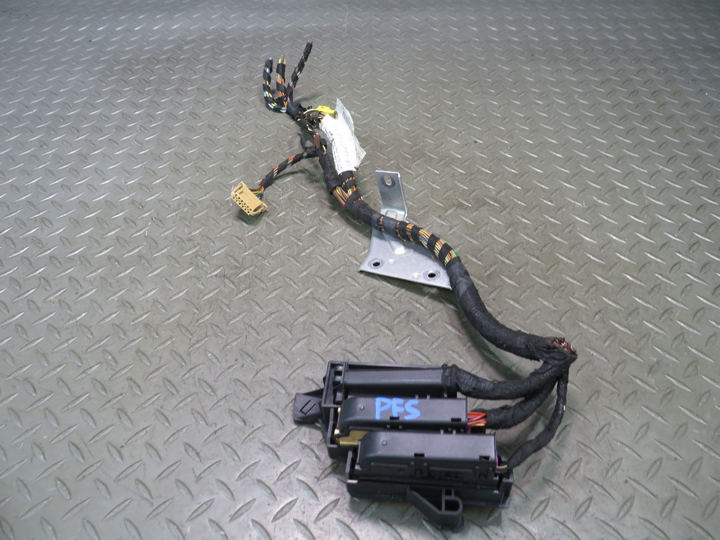 13-15 Audi RS5 8F7 Convertible Fuse Relay Box w Holder OEM