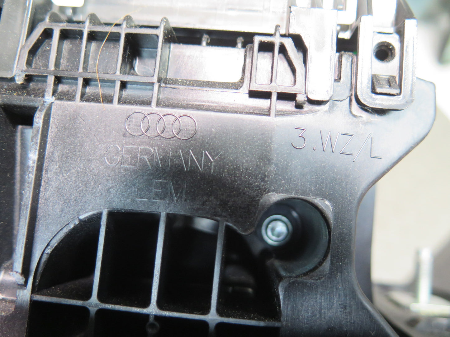 13-15 Audi RS5 8F7 A/T Automatic Transmission Gear Shifter Selector w Cable OEM