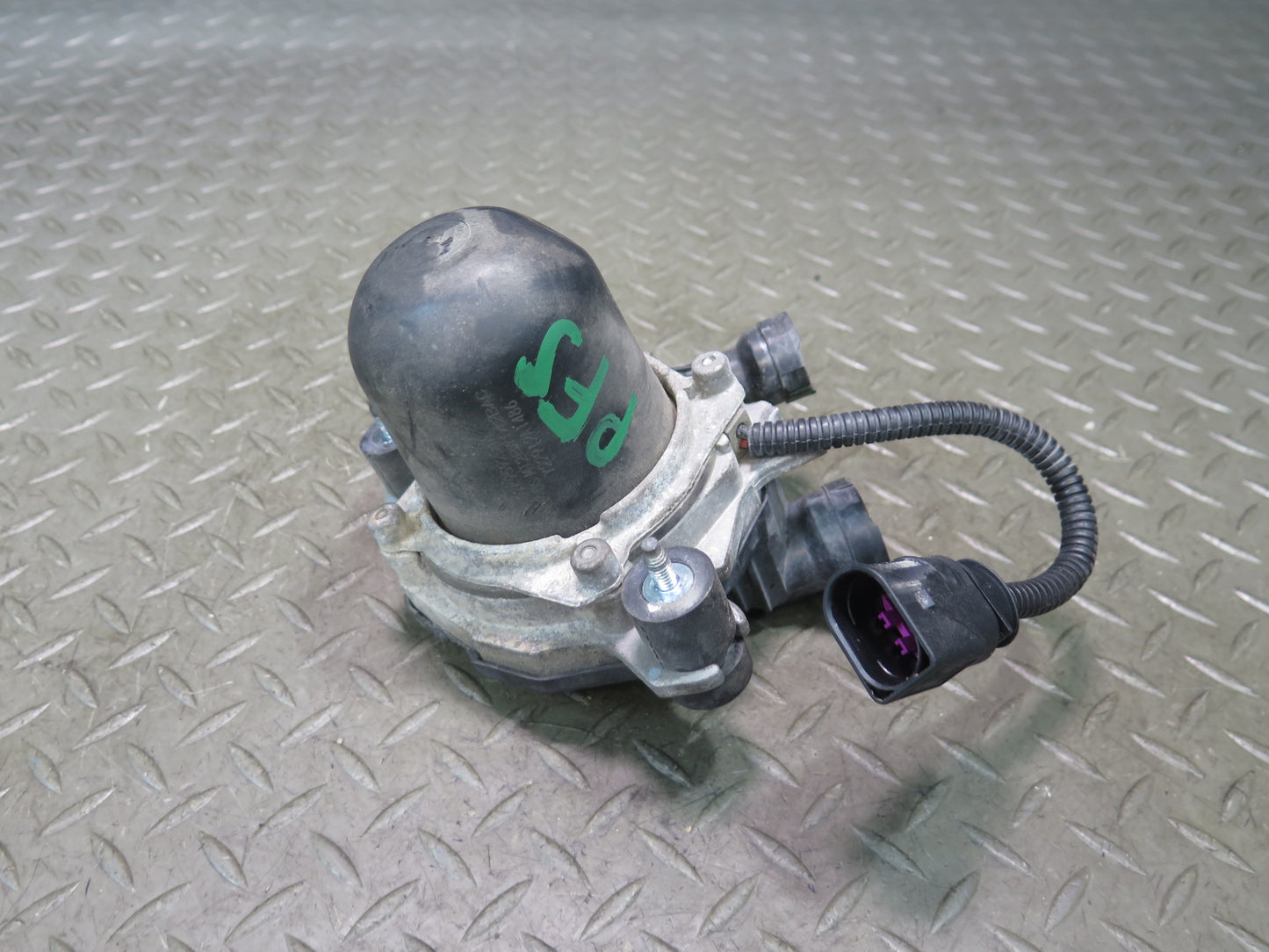 13-15 Audi B8 RS5 Secondary Air Injection Smog Pump OEM