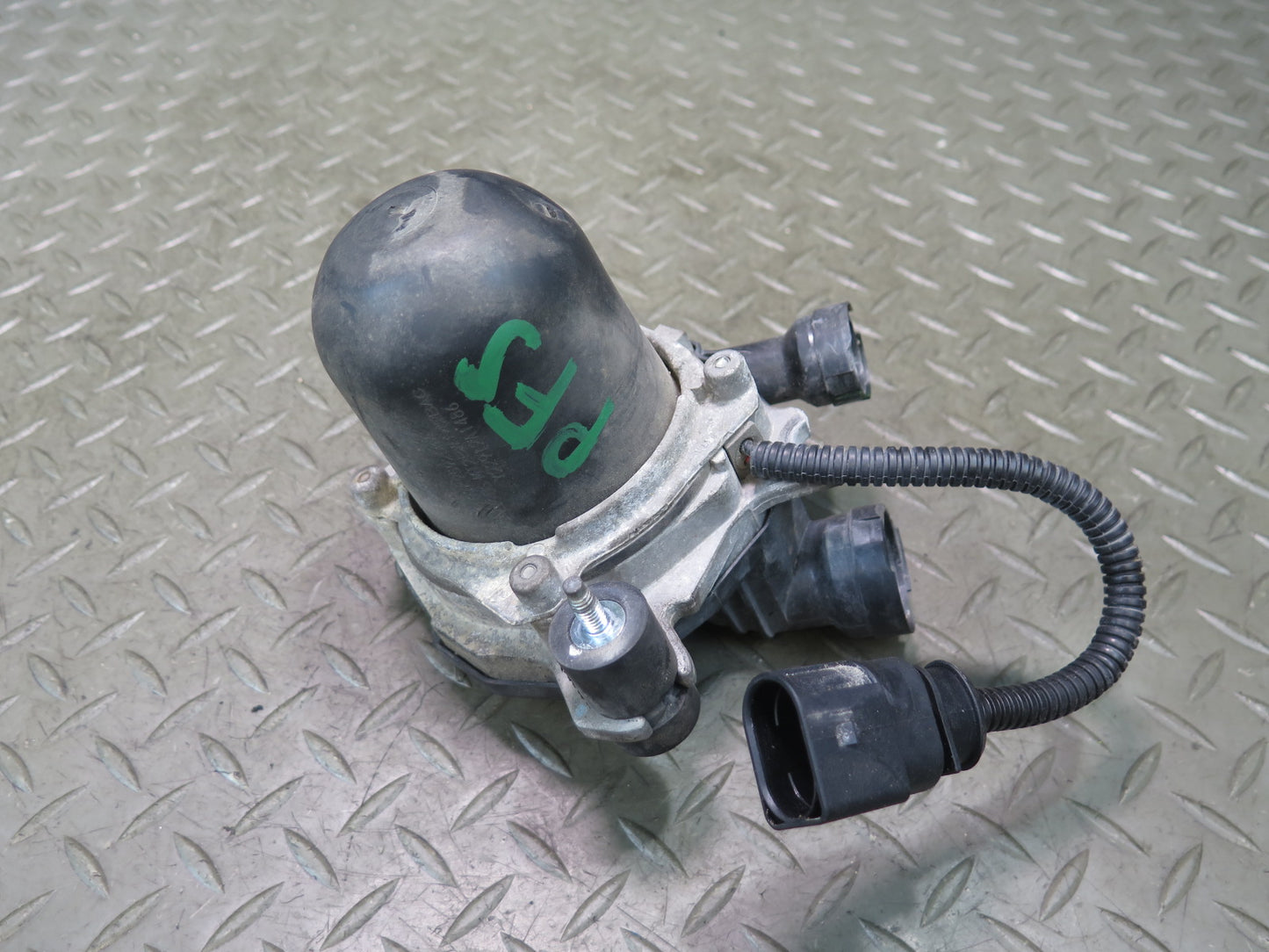 13-15 Audi B8 RS5 Secondary Air Injection Smog Pump OEM