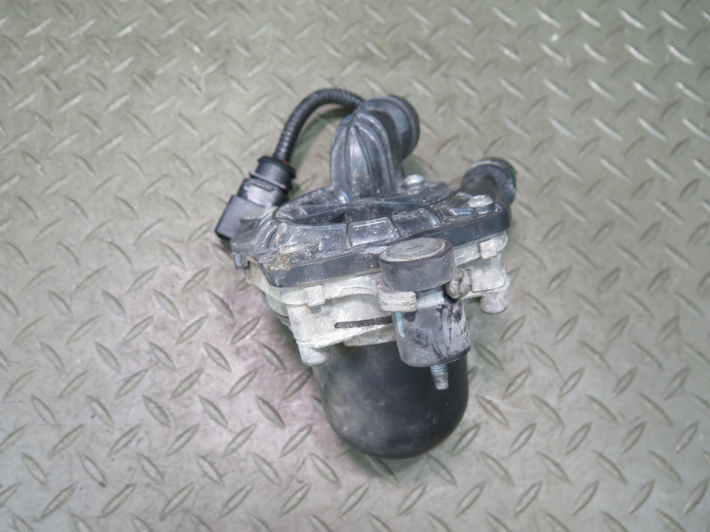 13-15 Audi B8 RS5 Secondary Air Injection Smog Pump OEM