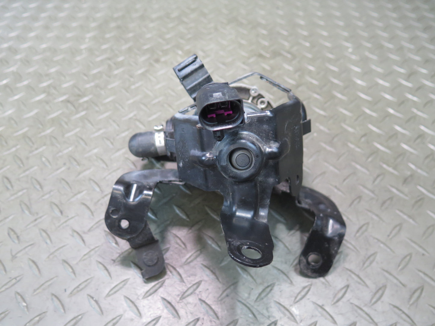 13-15 Audi RS5 8F7 Brake Booster Vacuum Pump 8E0927317H OEM
