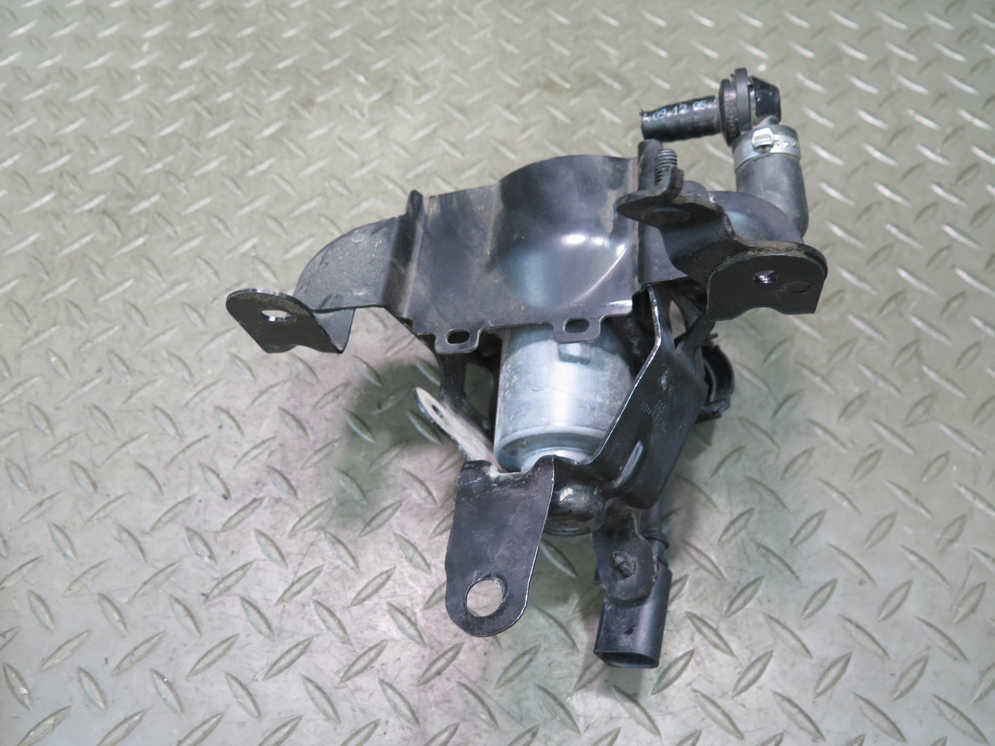 13-15 Audi RS5 8F7 Brake Booster Vacuum Pump 8E0927317H OEM