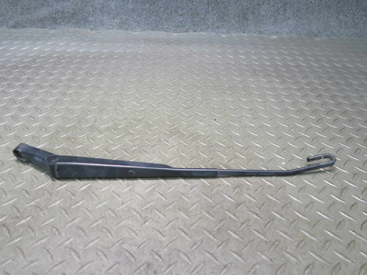 1999-2005 Porsche 911 996 Front Left & Right Windshield Wiper Arm Set of 2