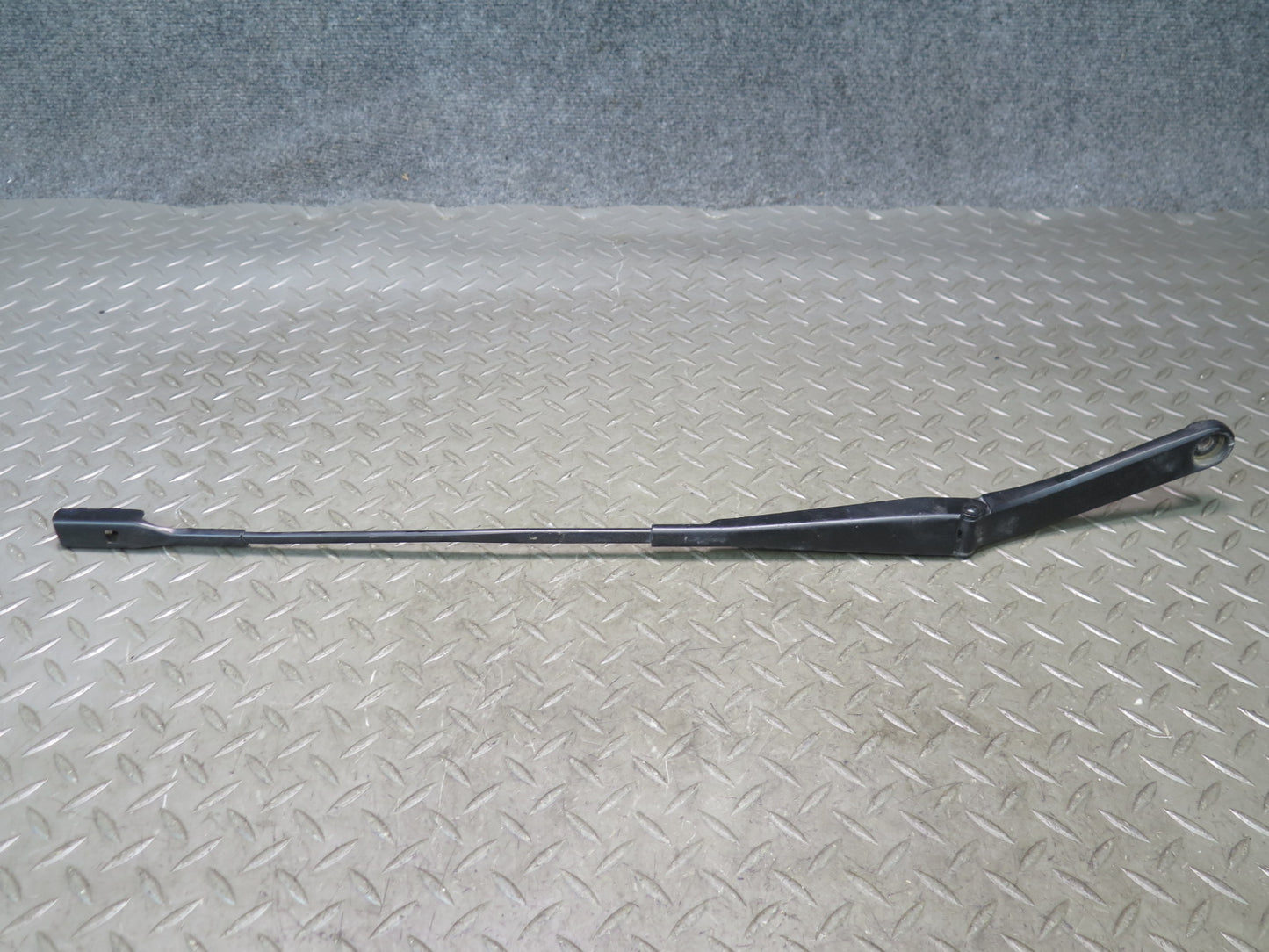 10-17 Audi B8 RS5 Convertible Set of 2 Front Left Right Windshield Wiper Arm OEM