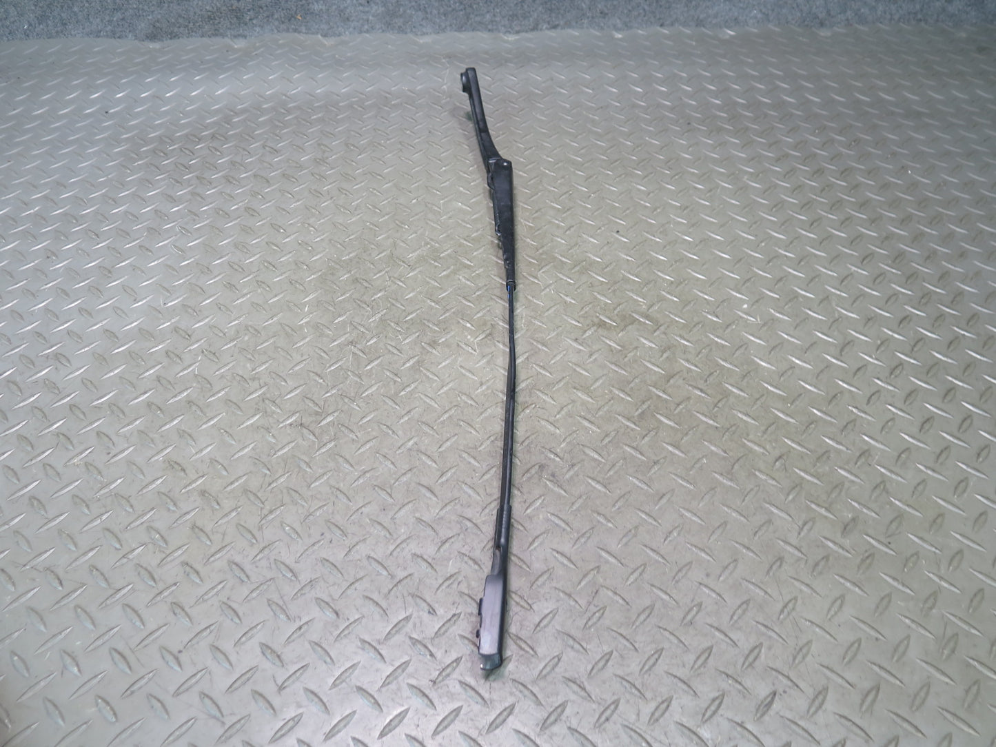 10-17 Audi B8 RS5 Convertible Set of 2 Front Left Right Windshield Wiper Arm OEM