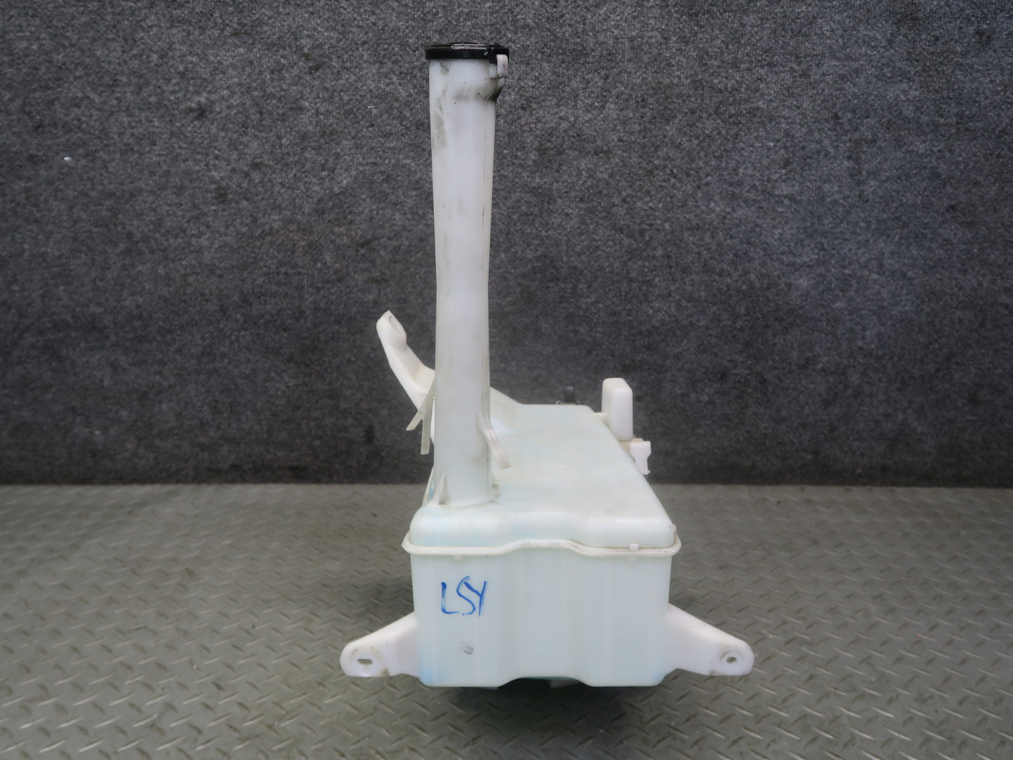 01-06 Lexus UCF30L LS430 Windshield Washer Reservoir Bottle Tank w Pump OEM