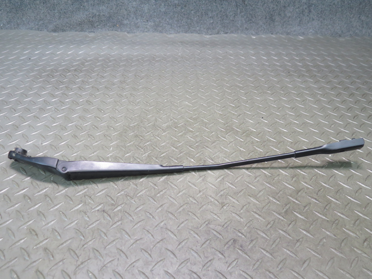 10-17 Audi B8 RS5 Convertible Set of 2 Front Left Right Windshield Wiper Arm OEM