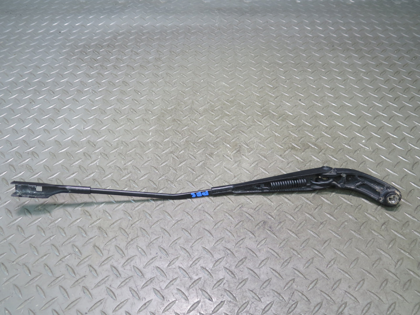 10-17 Audi B8 RS5 Convertible Set of 2 Front Left Right Windshield Wiper Arm OEM