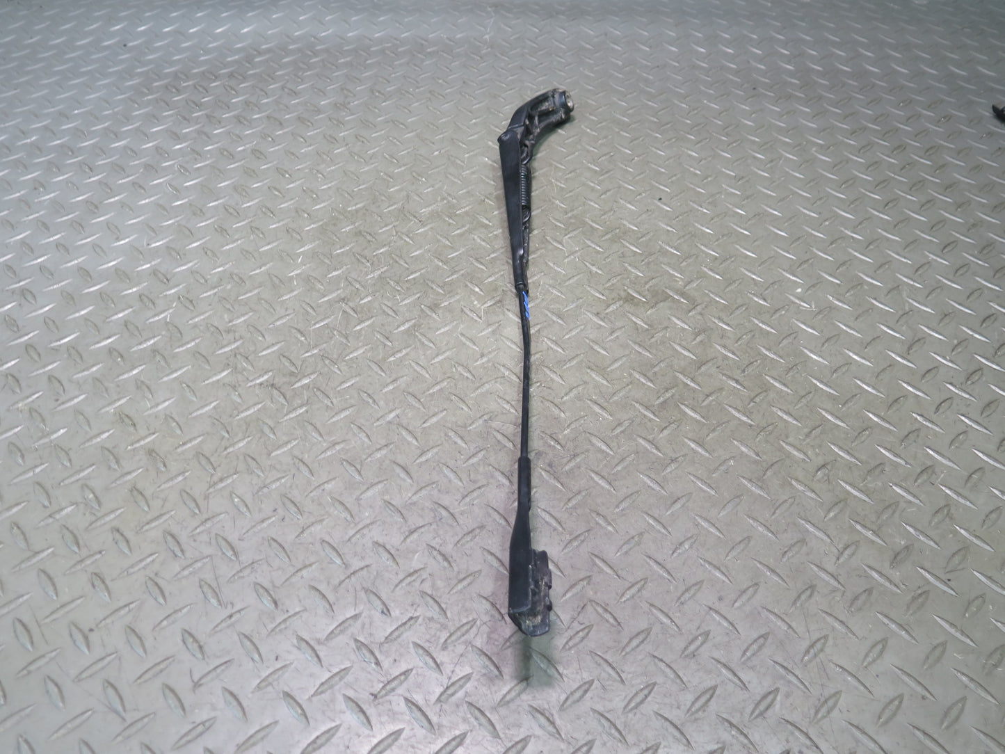 10-17 Audi B8 RS5 Convertible Set of 2 Front Left Right Windshield Wiper Arm OEM