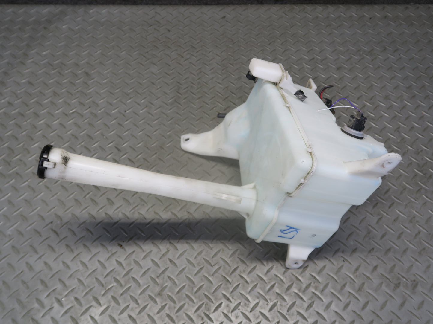 01-06 Lexus UCF30L LS430 Windshield Washer Reservoir Bottle Tank w Pump OEM
