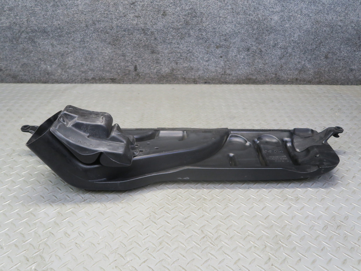 01-06 Lexus UCF30L LS430 Air Intake Cleaner Duct Pipe Vent Tube 17750-50030 OEM