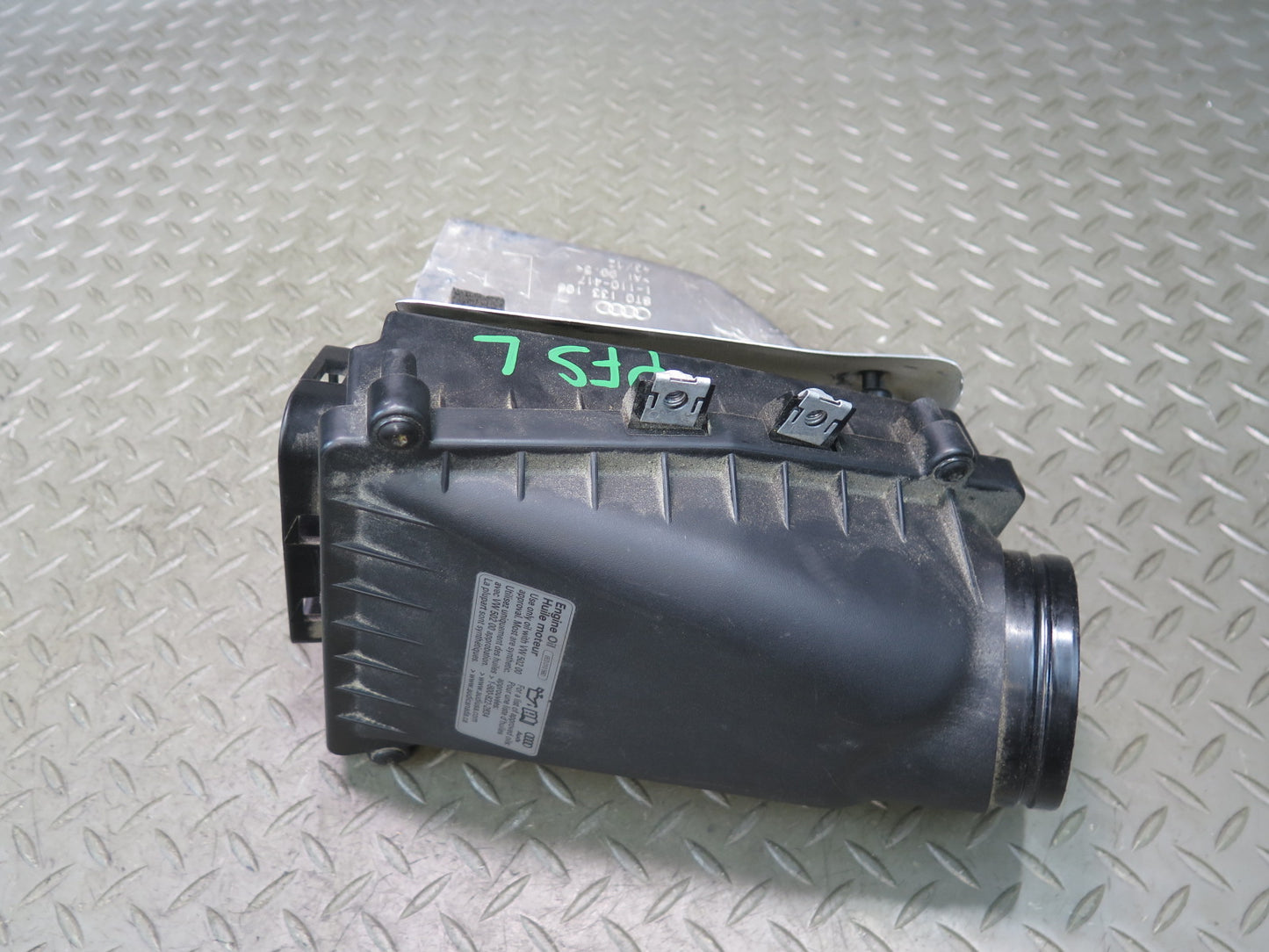 13-15 Audi RS5 8F7 4.2L Left Engine Air Intake Cleaner Filter Box 8T0133835B OEM