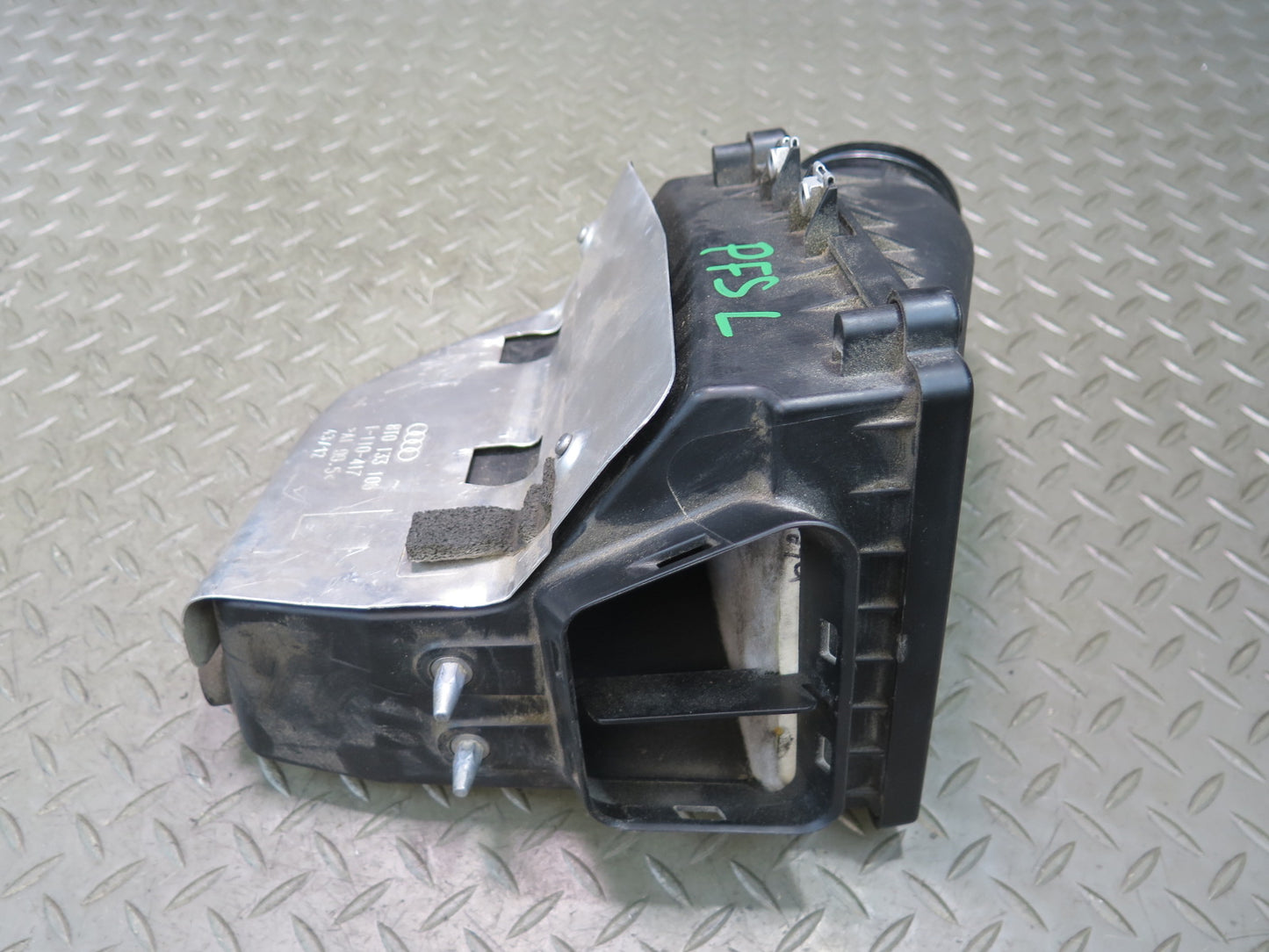 13-15 Audi RS5 8F7 4.2L Left Engine Air Intake Cleaner Filter Box 8T0133835B OEM