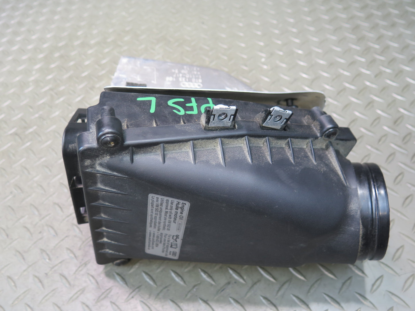 13-15 Audi RS5 8F7 4.2L Left Engine Air Intake Cleaner Filter Box 8T0133835B OEM