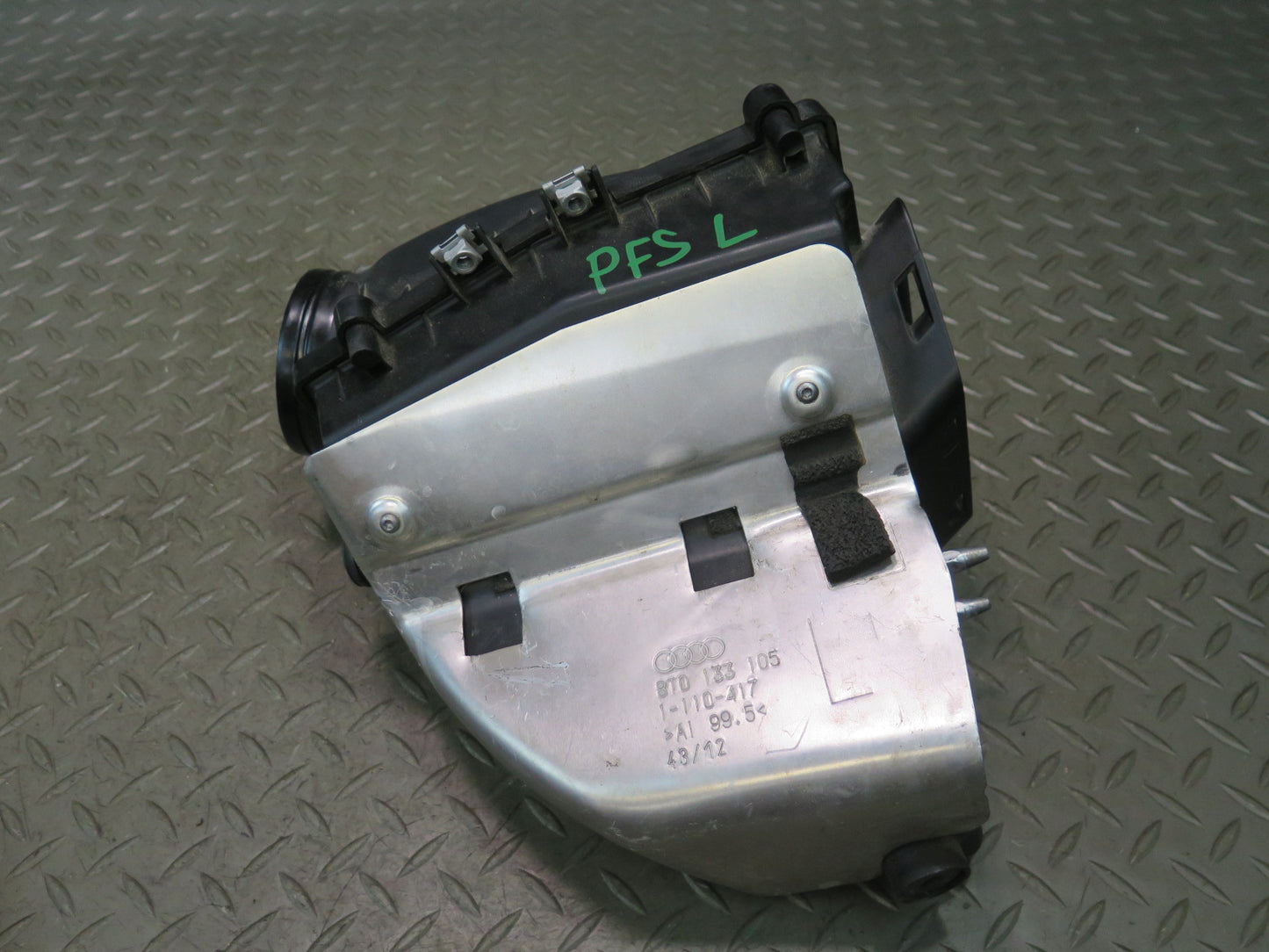 13-15 Audi RS5 8F7 4.2L Left Engine Air Intake Cleaner Filter Box 8T0133835B OEM