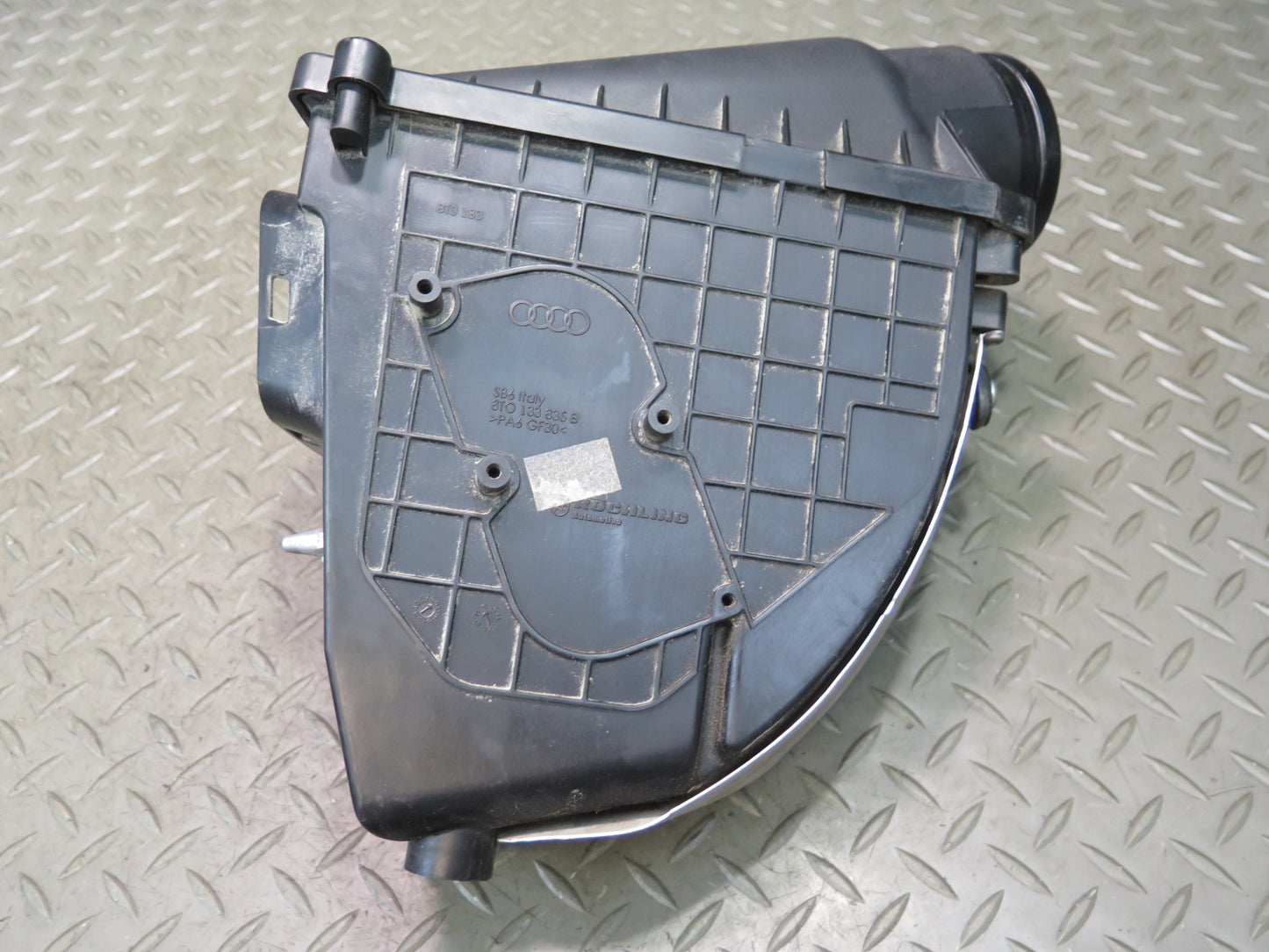 13-15 Audi RS5 8F7 4.2L Left Engine Air Intake Cleaner Filter Box 8T0133835B OEM