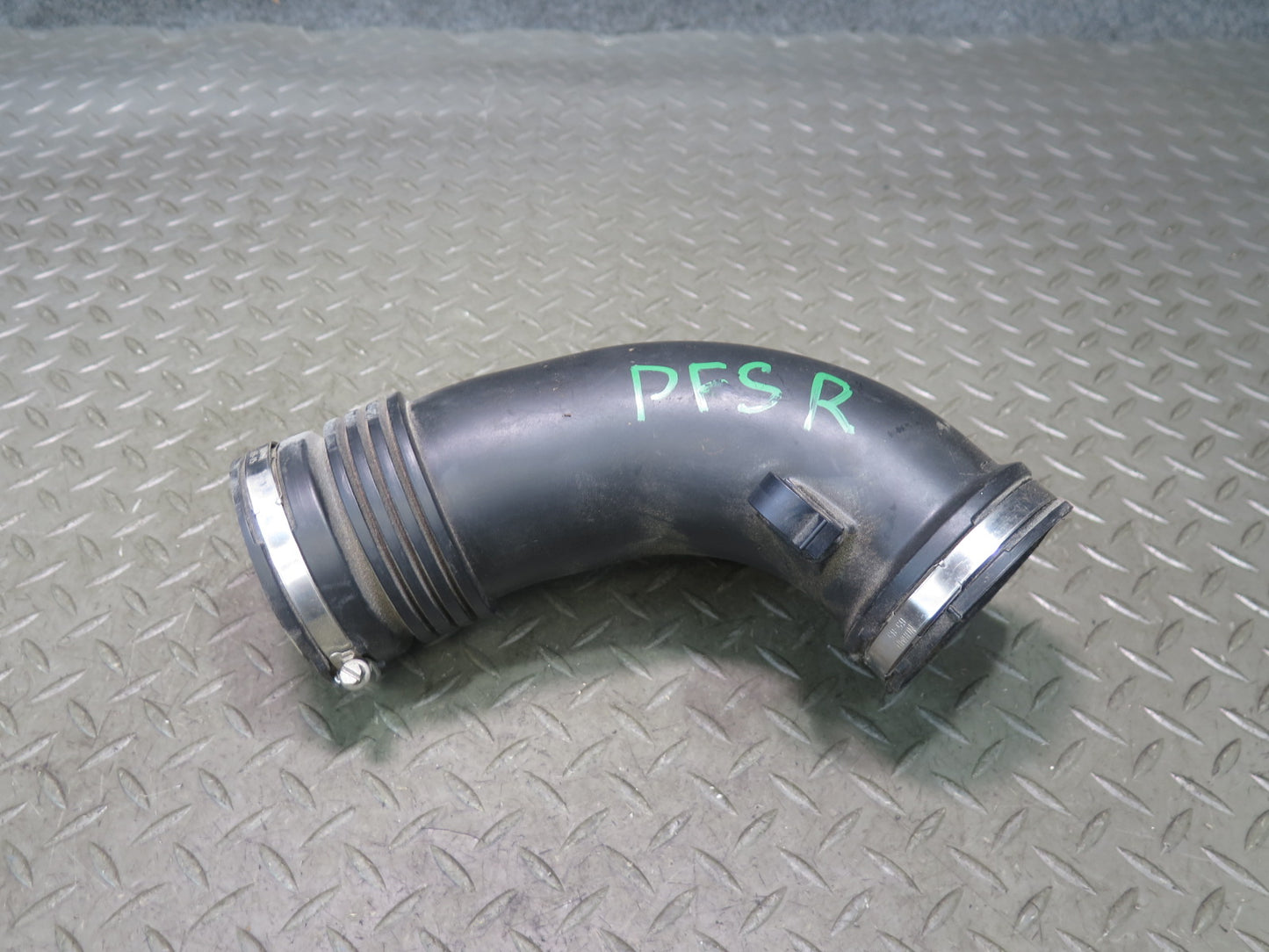 13-15 Audi RS5 8F7 4.2L V8 Right Air Cleaner Intake Hose Pipe 8T0129600 OEM