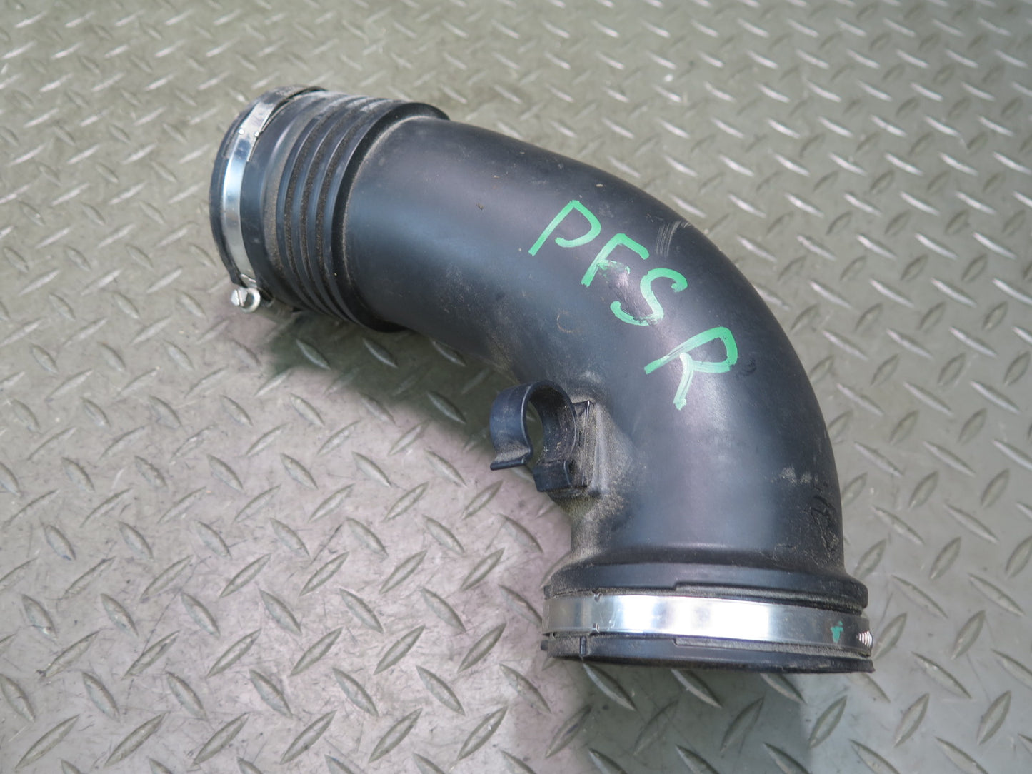 13-15 Audi RS5 8F7 4.2L V8 Right Air Cleaner Intake Hose Pipe 8T0129600 OEM