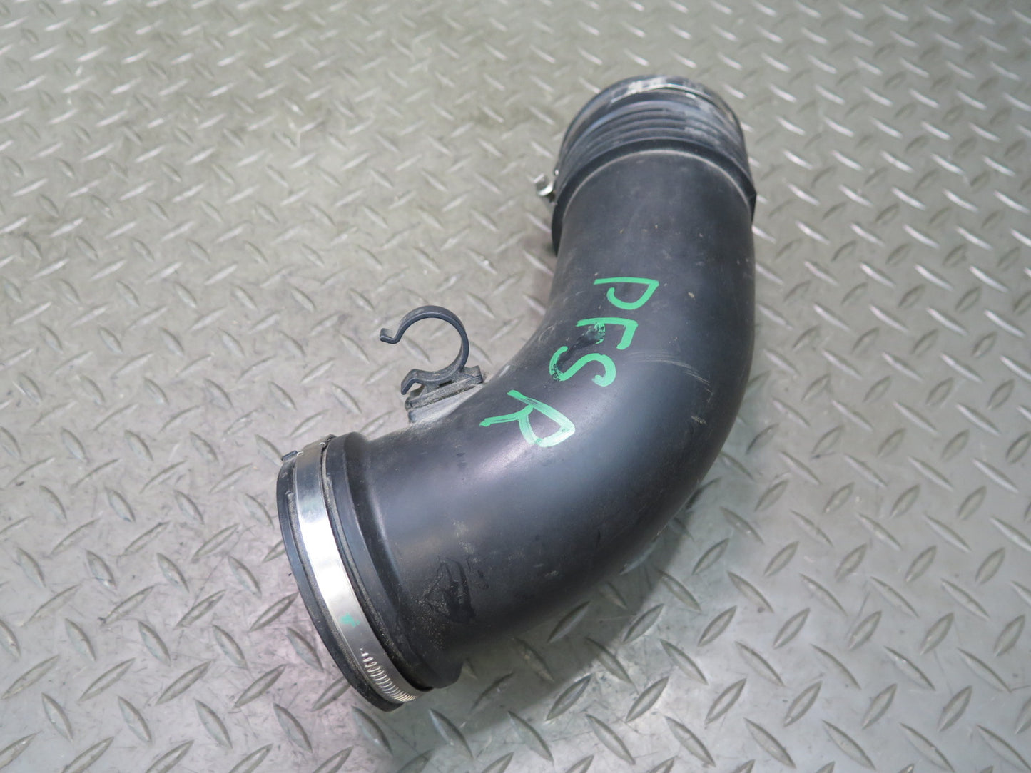 13-15 Audi RS5 8F7 4.2L V8 Right Air Cleaner Intake Hose Pipe 8T0129600 OEM