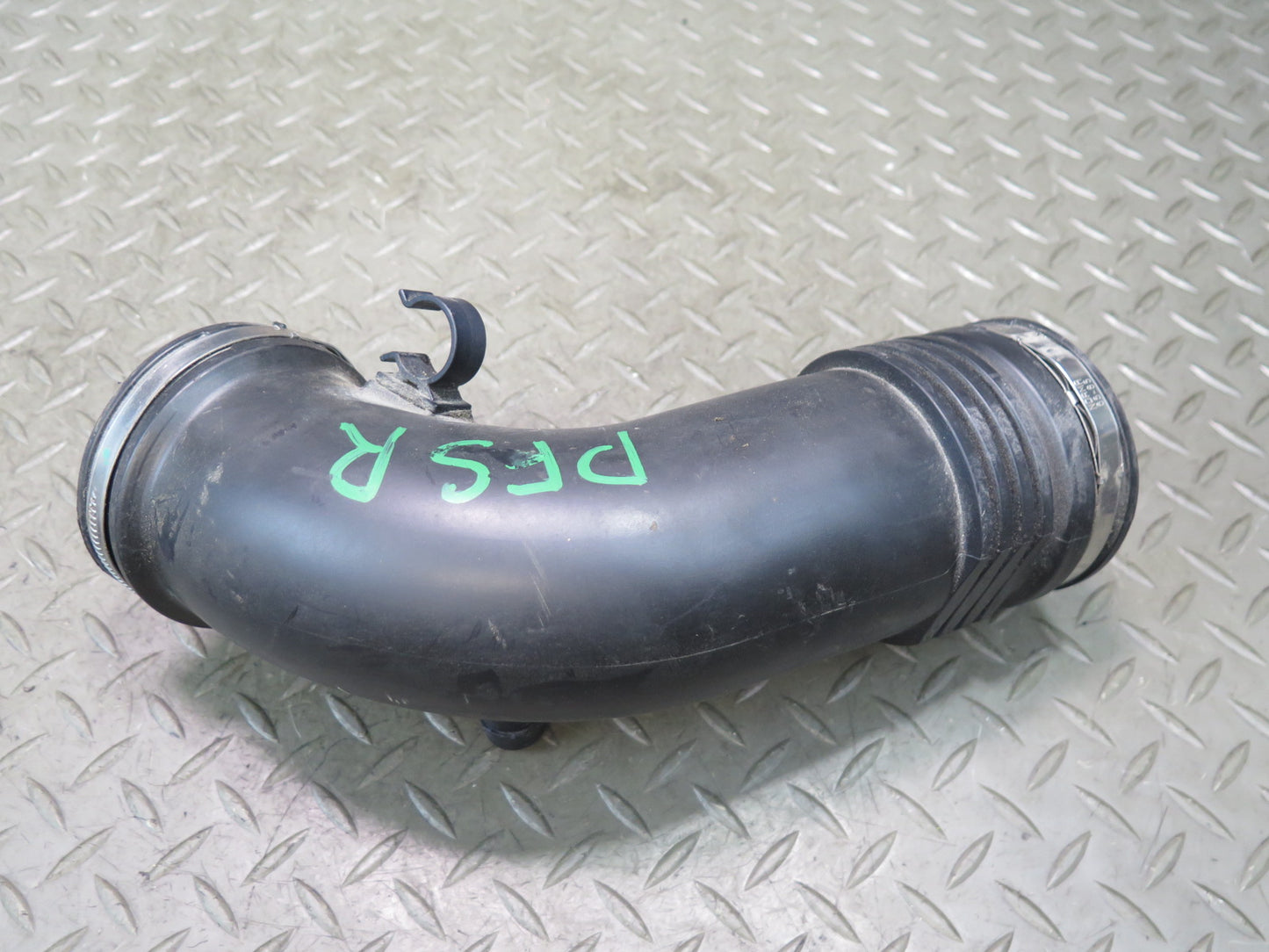 13-15 Audi RS5 8F7 4.2L V8 Right Air Cleaner Intake Hose Pipe 8T0129600 OEM