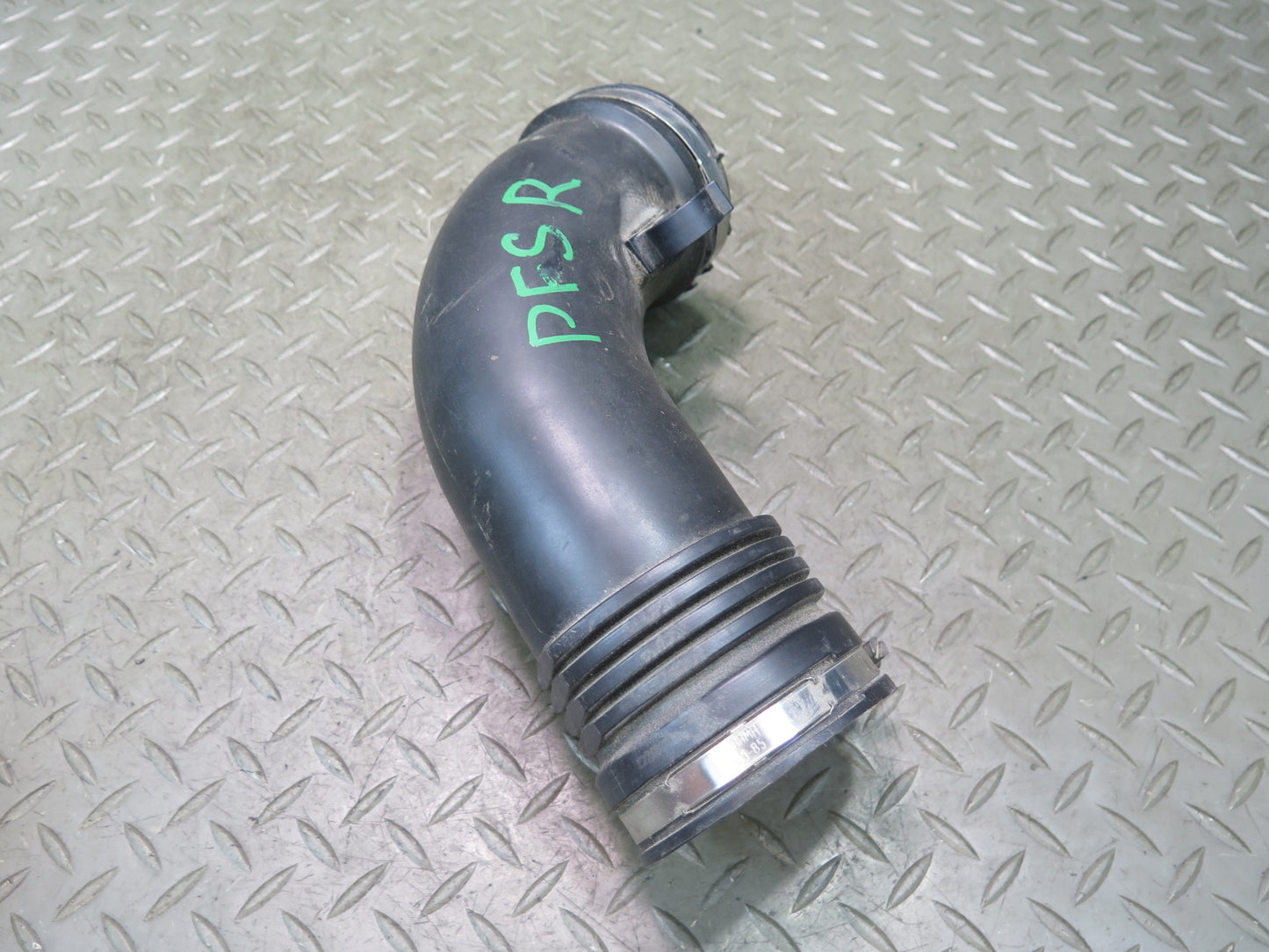 13-15 Audi RS5 8F7 4.2L V8 Right Air Cleaner Intake Hose Pipe 8T0129600 OEM