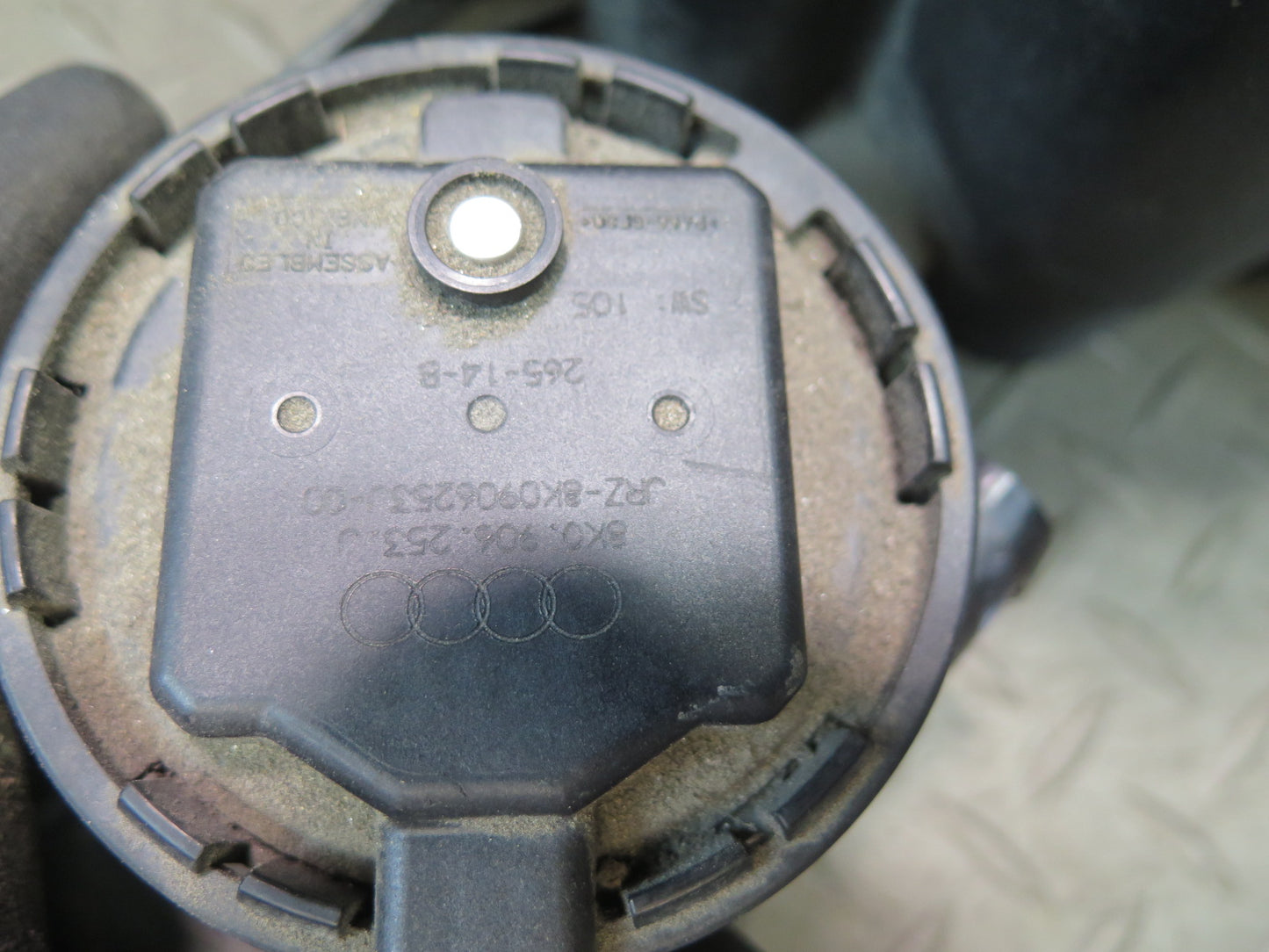 13-15 Audi A5 S5 RS5 8F7 Fuel Evap Vapor Charcoal Canister OEM